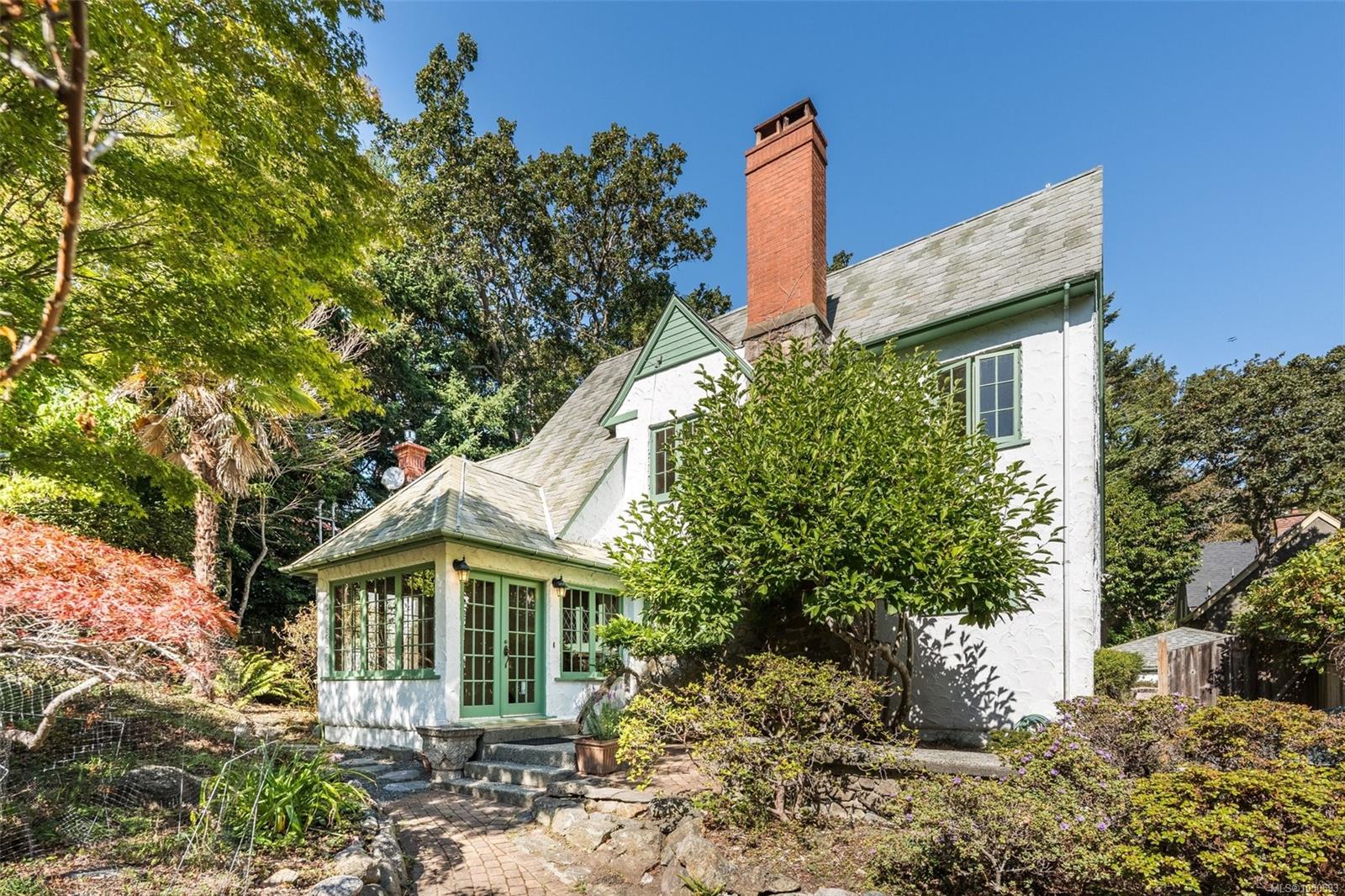 30 Beach Dr photo 6