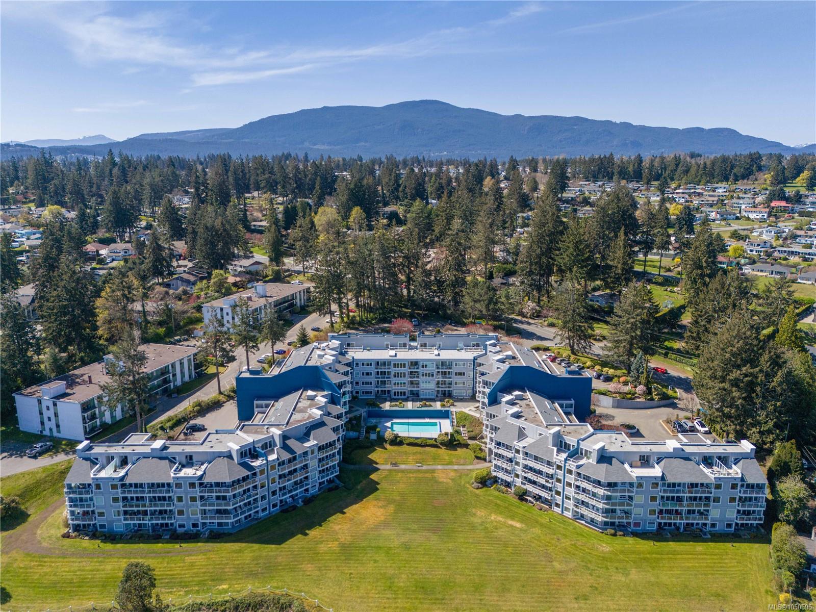 2562 Departure Bay Rd, Nanaimo