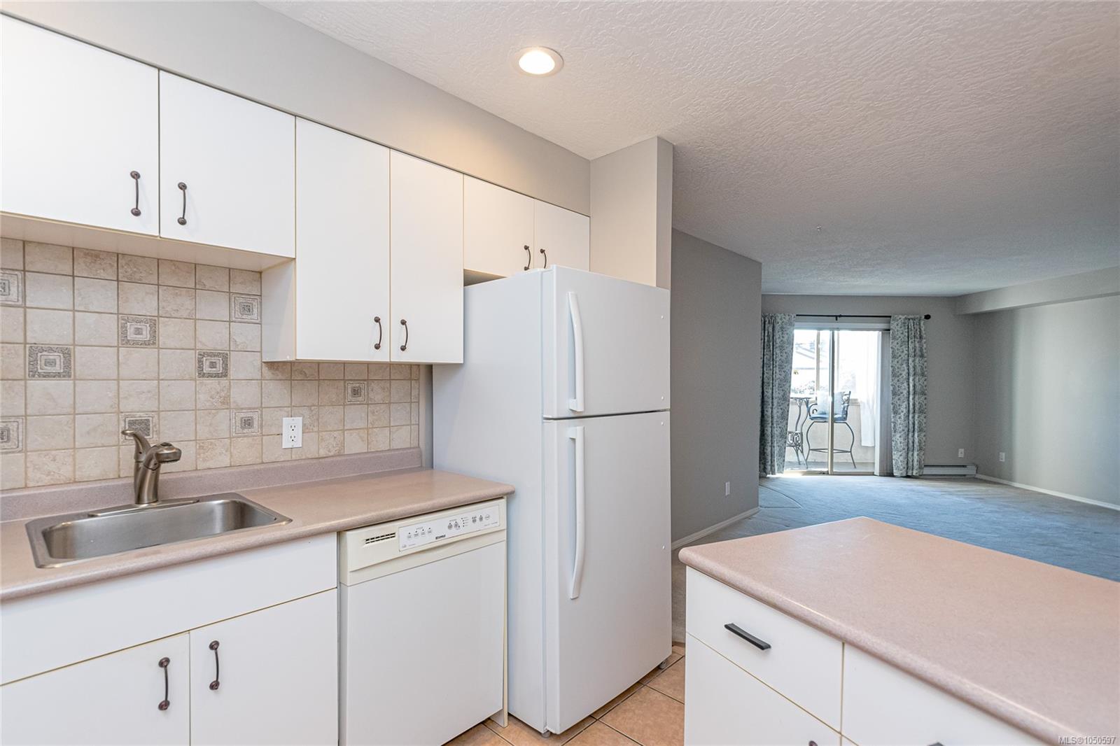 204-300 Bundock Ave — listing photo 9 of 22