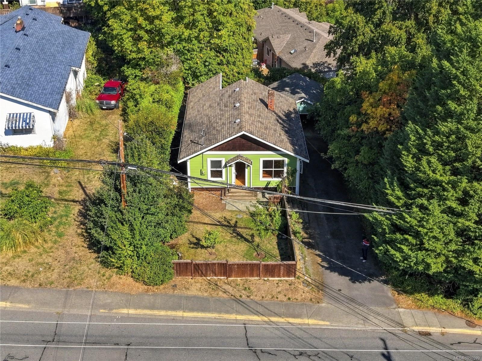 2943 Sherman Rd photo 2