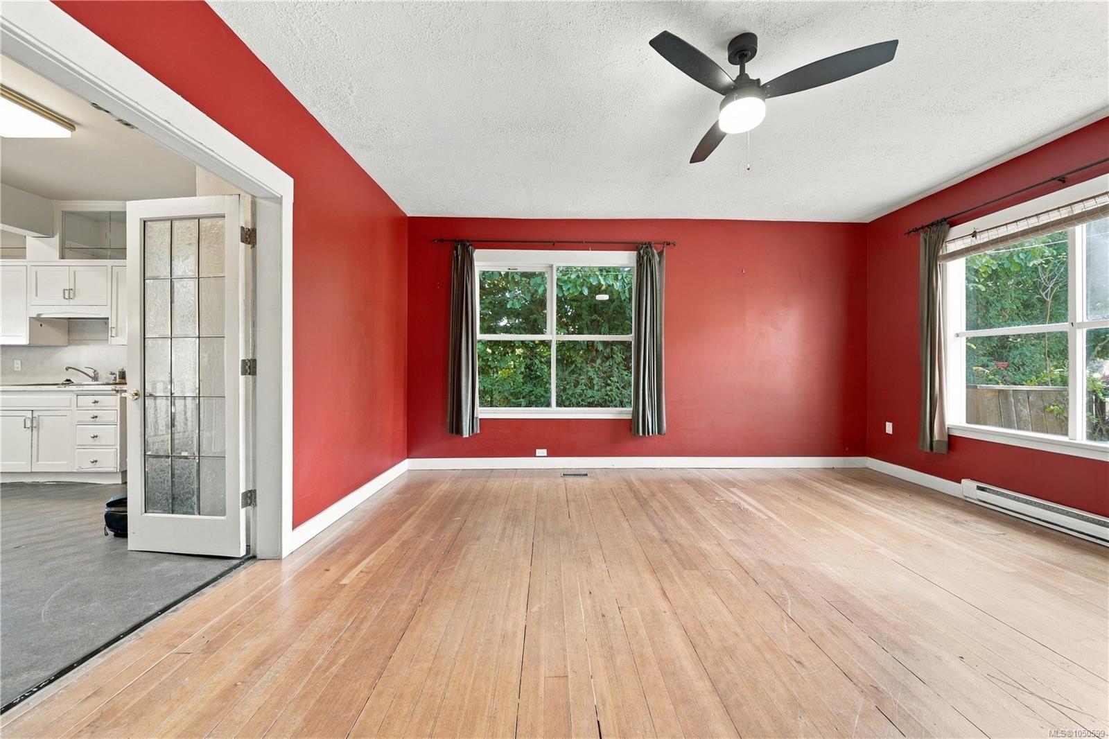 2943 Sherman Rd — listing photo 10 of 44