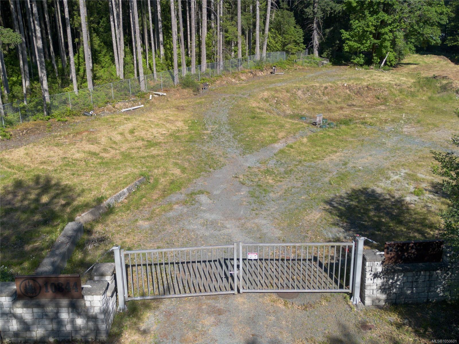 10844 Westdowne Rd — listing photo 4 of 9