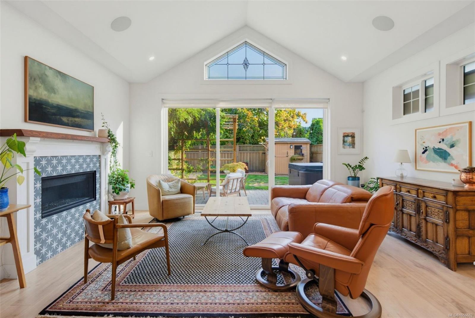 1159 Sluggett Rd — listing photo 8 of 33