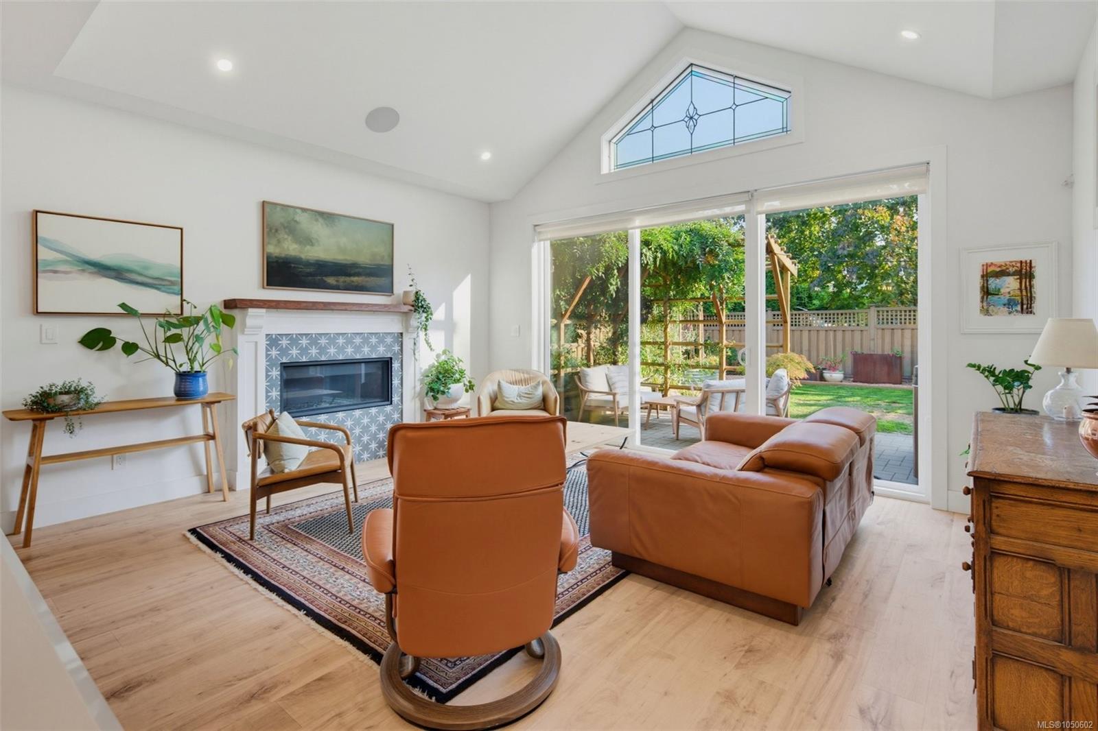 1159 Sluggett Rd — listing photo 10 of 33