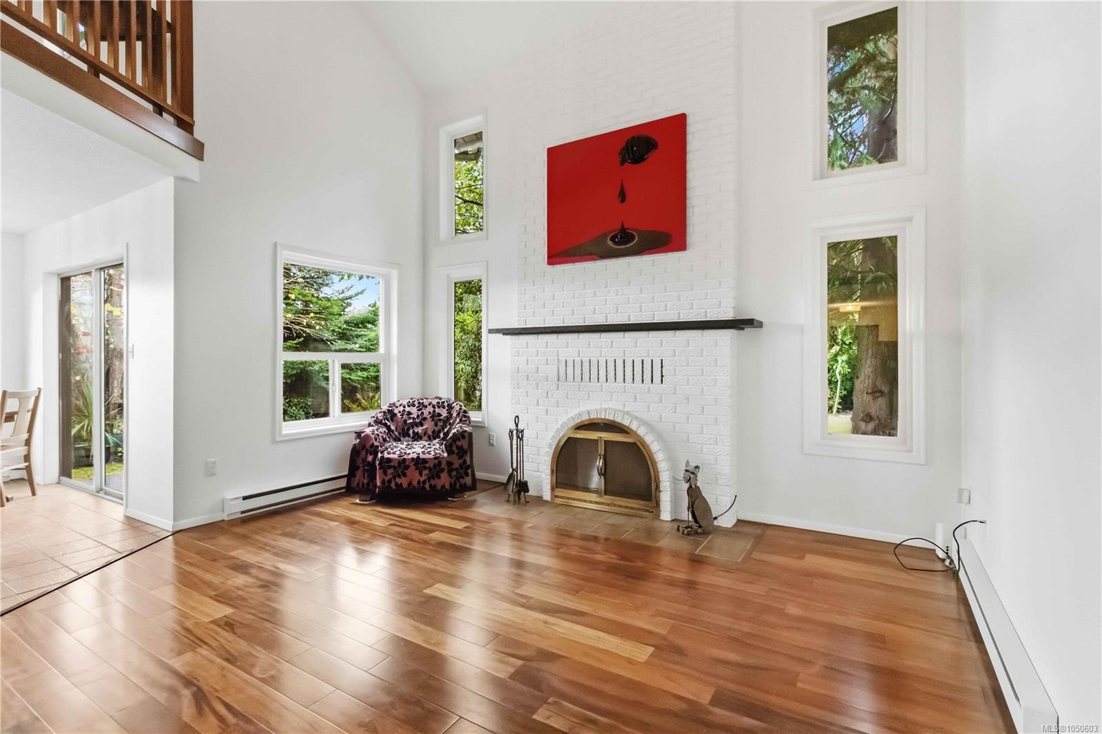 4095 Beam Cres — listing photo 12 of 56