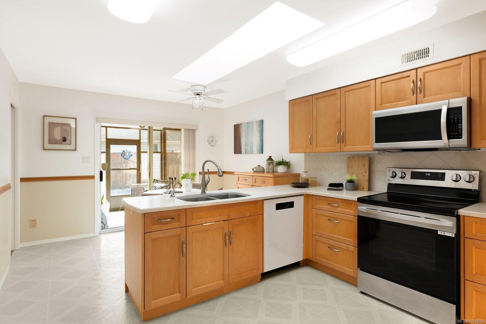 7436 East Saanich Rd — listing photo 11 of 31