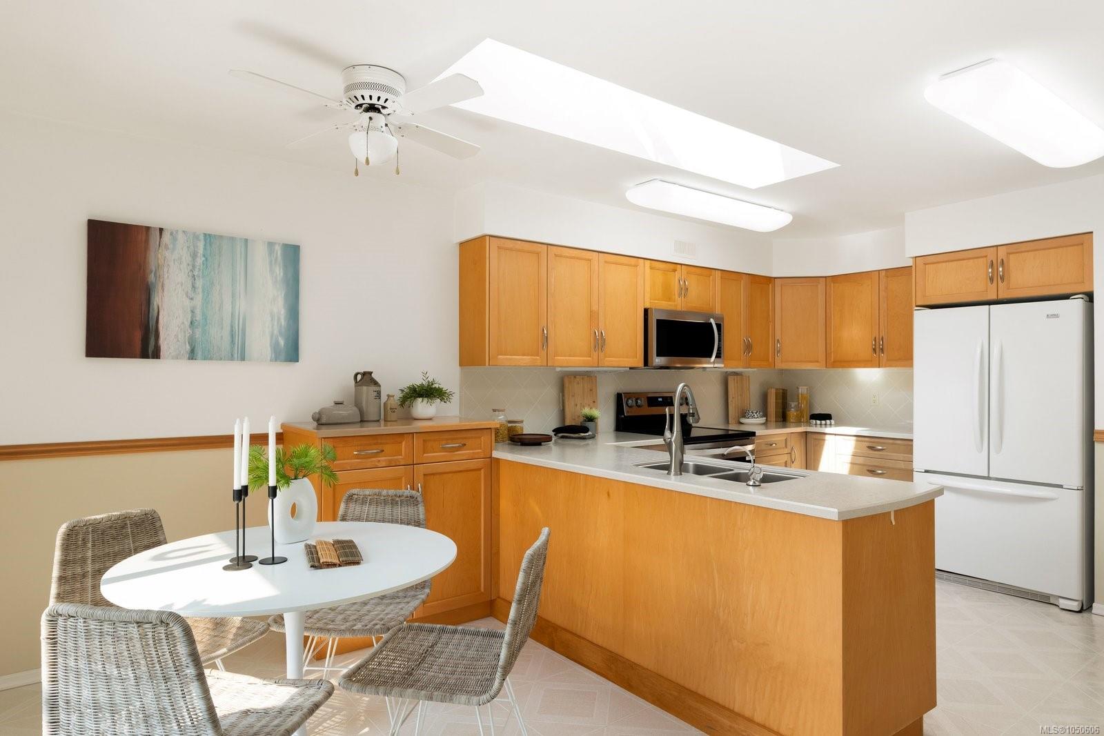 7436 East Saanich Rd — listing photo 8 of 31