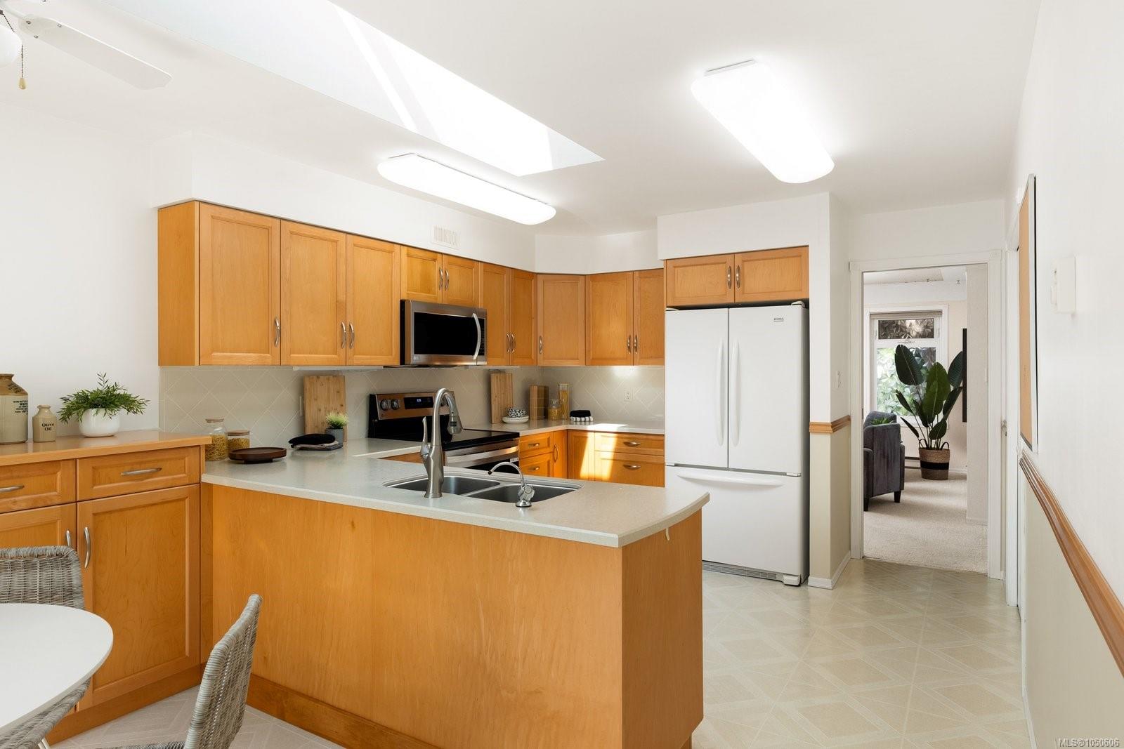 7436 East Saanich Rd — listing photo 10 of 31