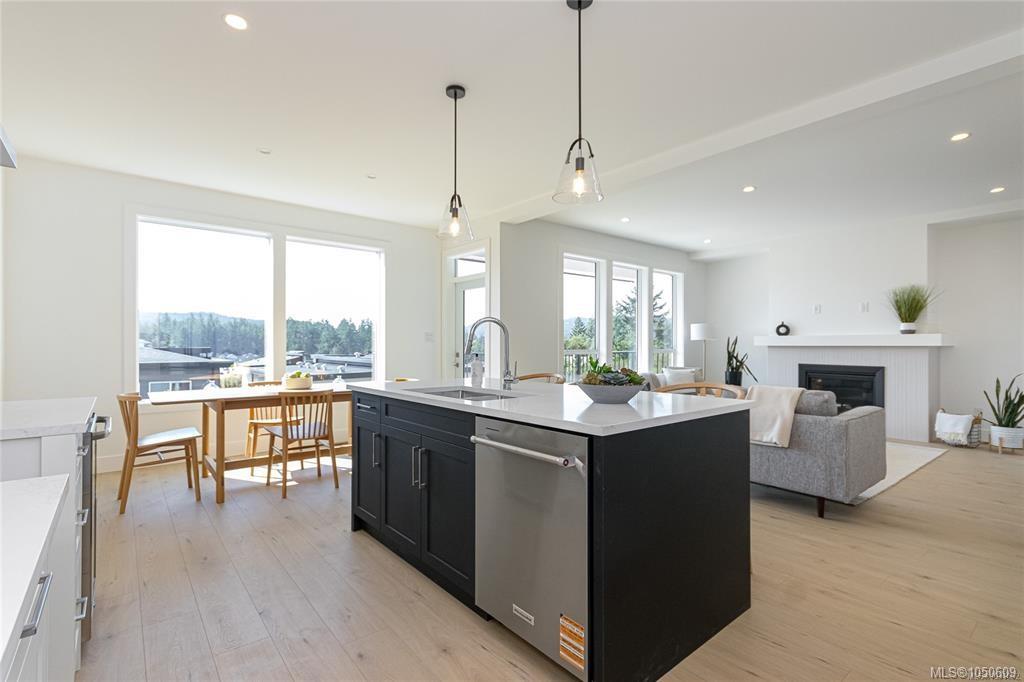 1256 Ashmore Terr — listing photo 3 of 57