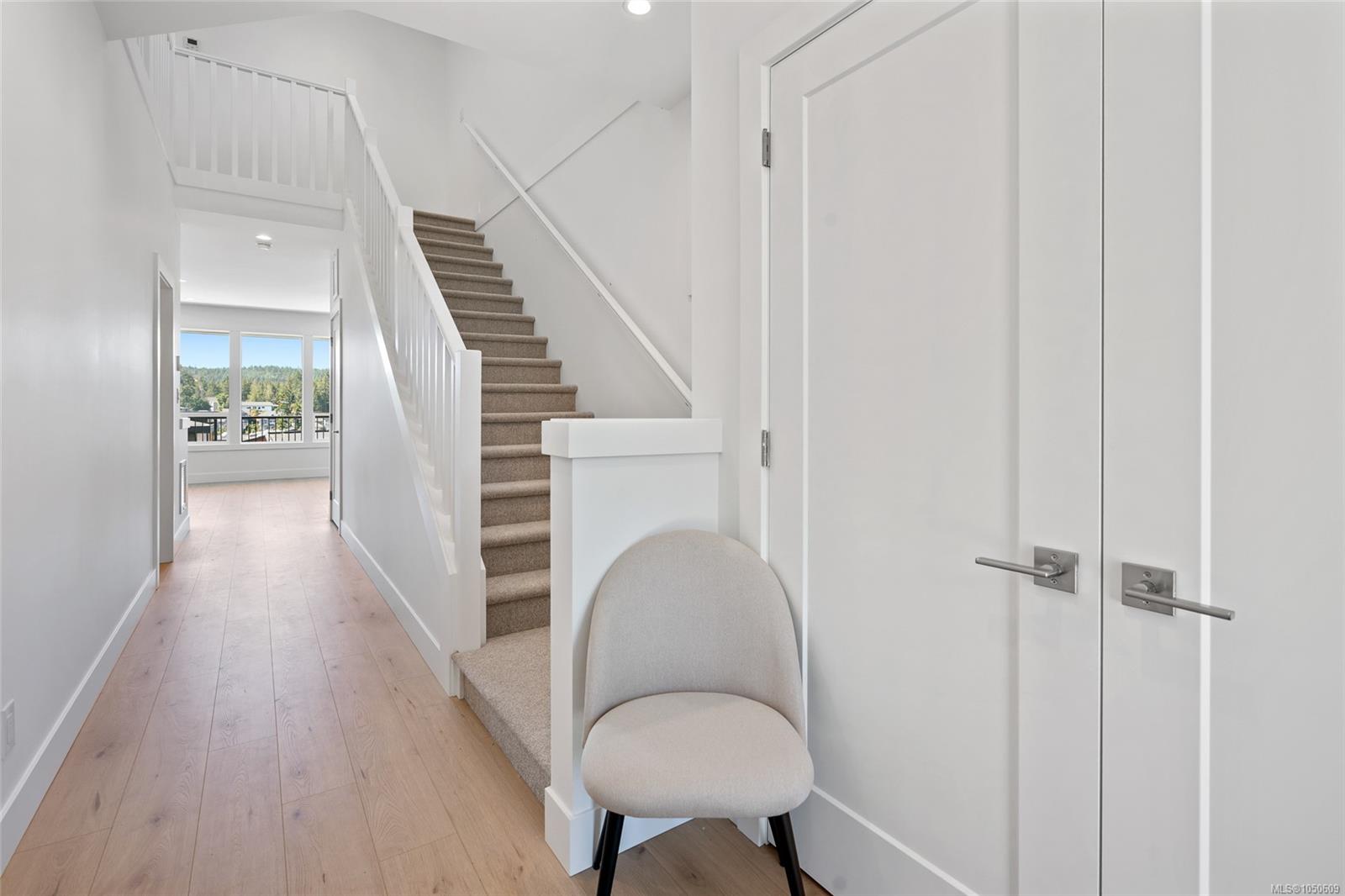 1256 Ashmore Terr — listing photo 6 of 57