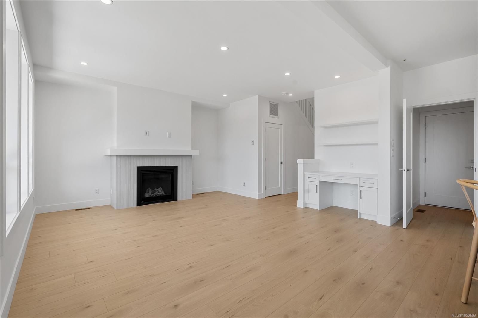 1256 Ashmore Terr — listing photo 7 of 57