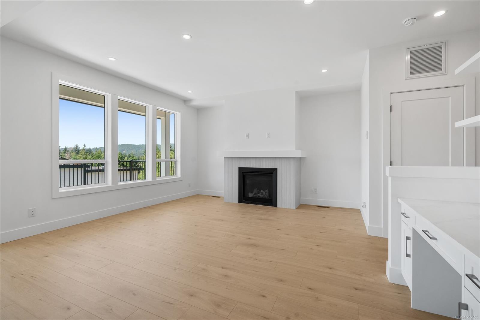 1256 Ashmore Terr — listing photo 8 of 57
