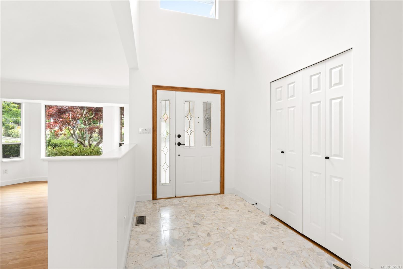 8108 Southwind Dr — listing photo 11 of 85
