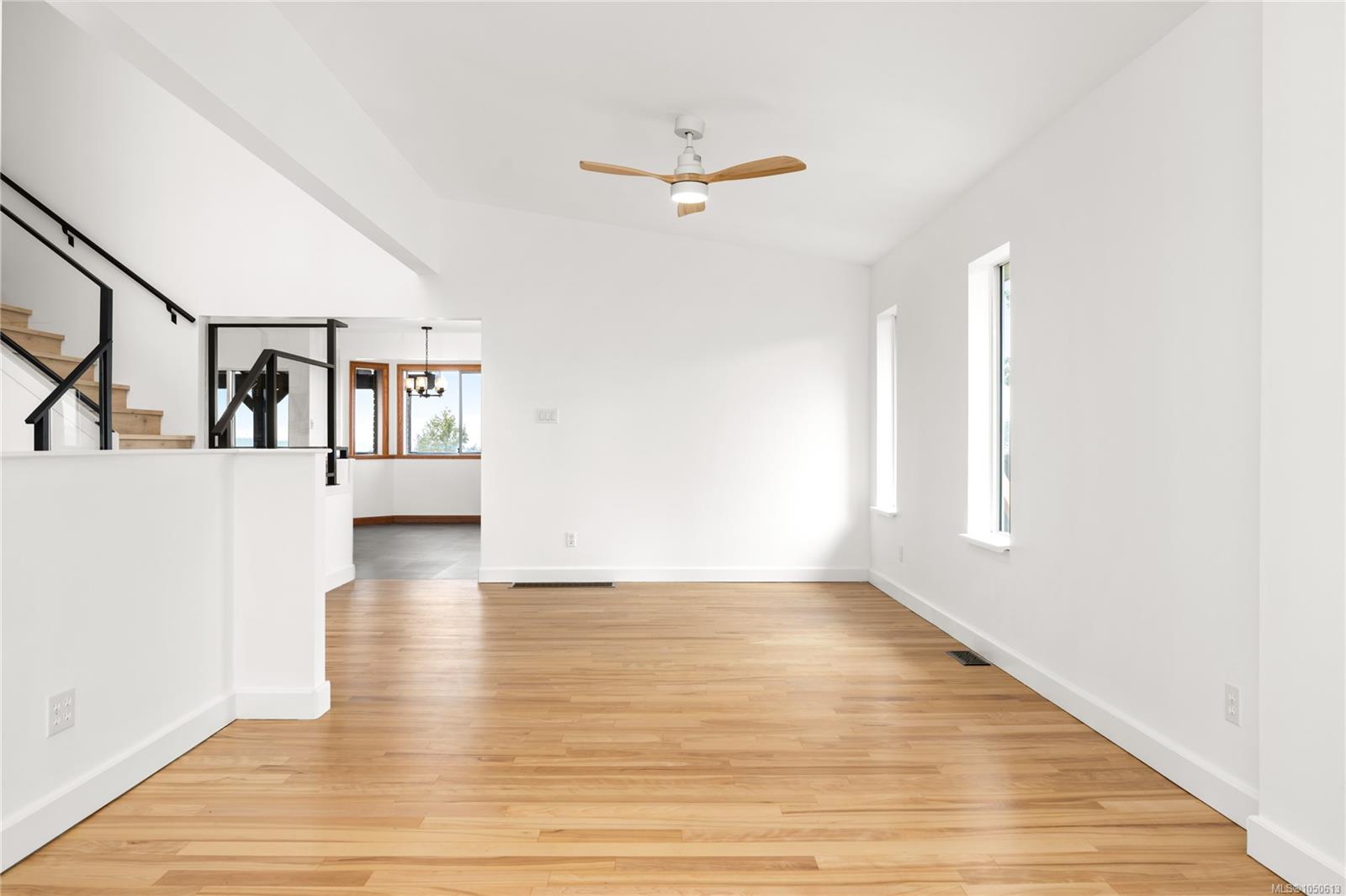 8108 Southwind Dr — listing photo 9 of 85