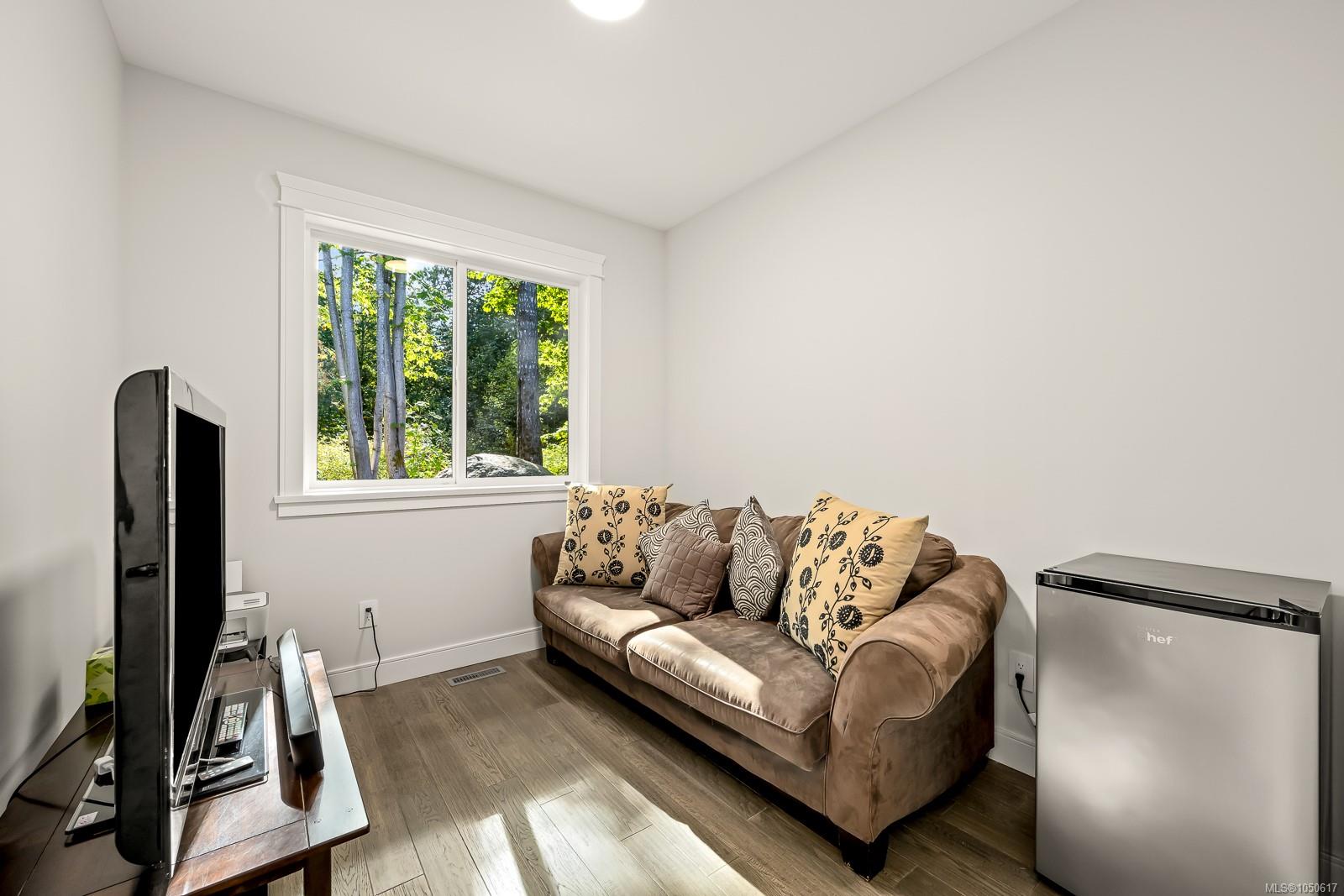 4-2880 Arden Rd — listing photo 9 of 23