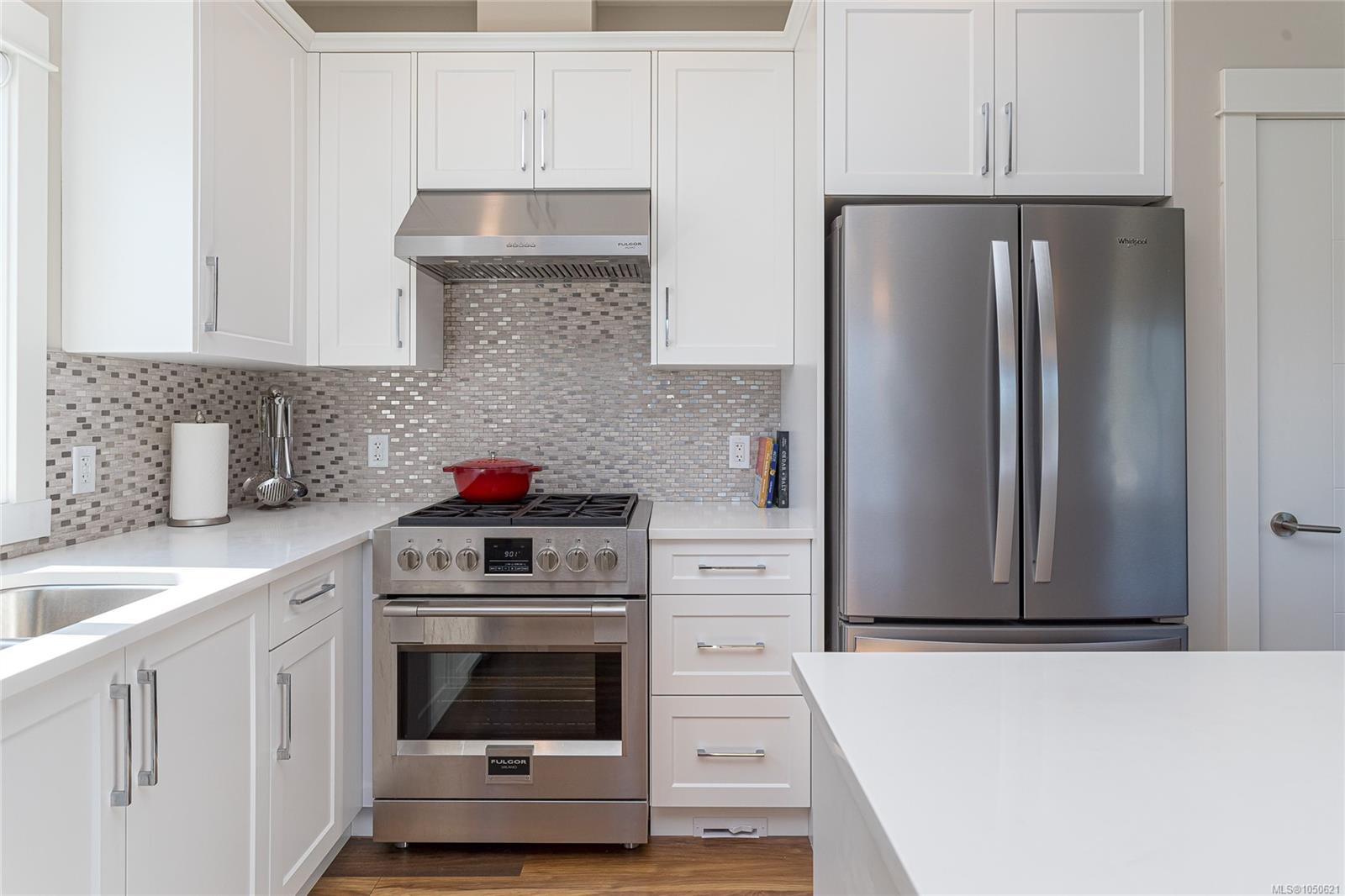 3455 Sparrowhawk Ave — listing photo 11 of 63