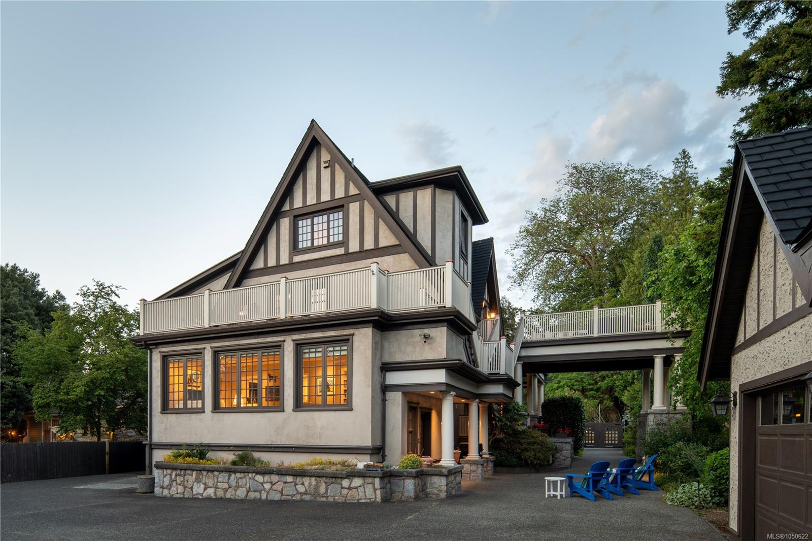 1030 St. Charles St — listing photo 4 of 77