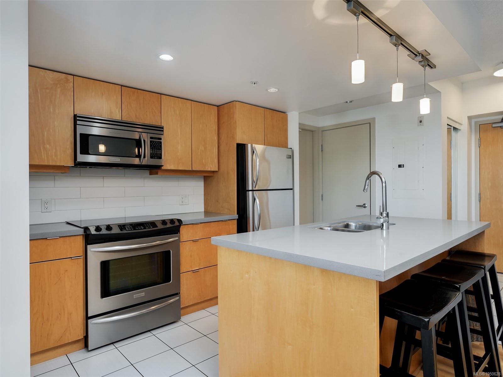 505-760 Johnson St — listing photo 11 of 26