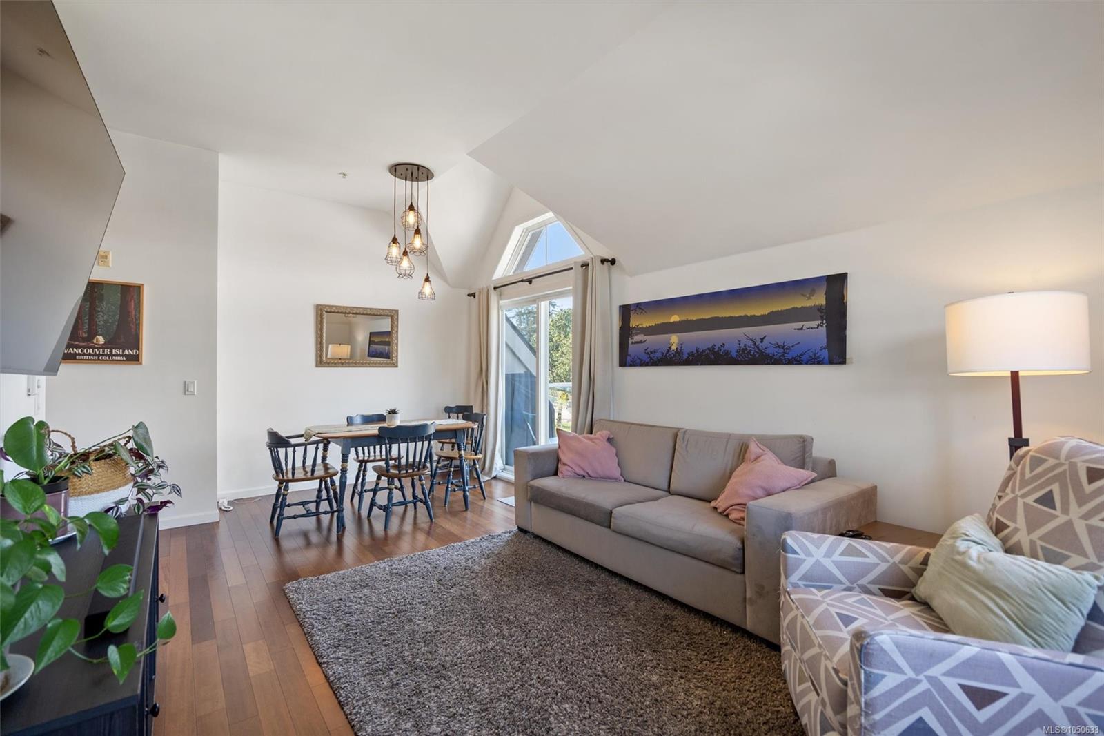 410-663 Goldstream Ave — listing photo 6 of 29