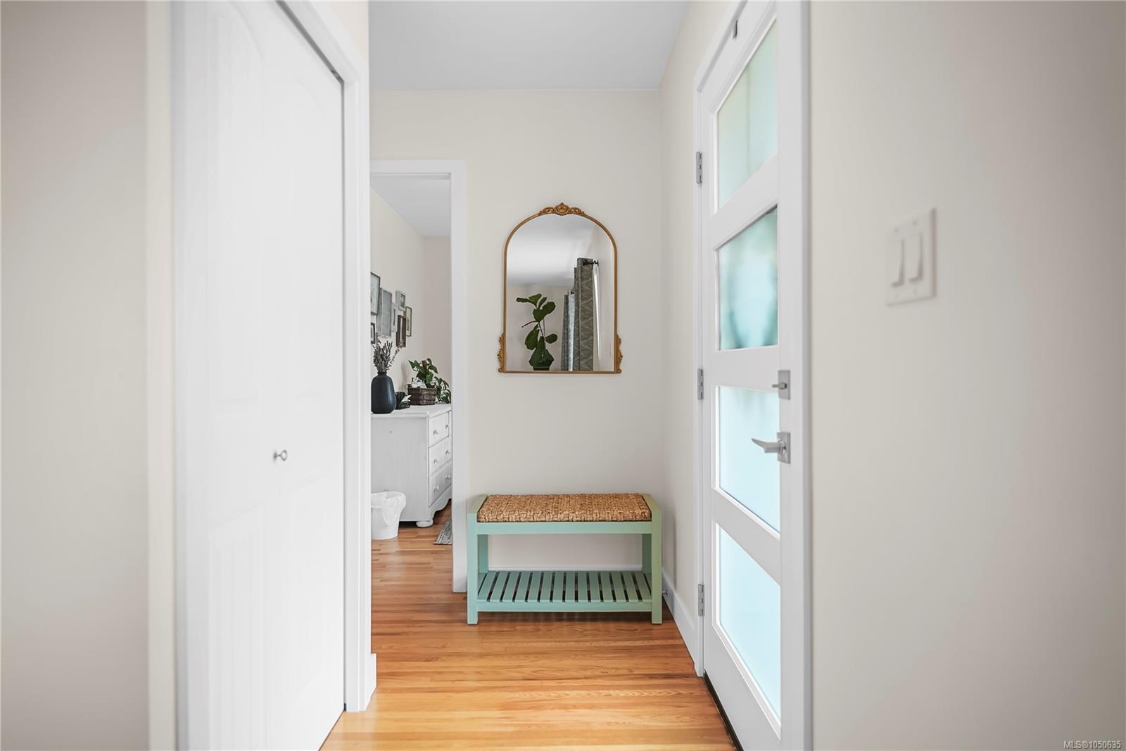 524 Warren Ave — listing photo 5 of 35