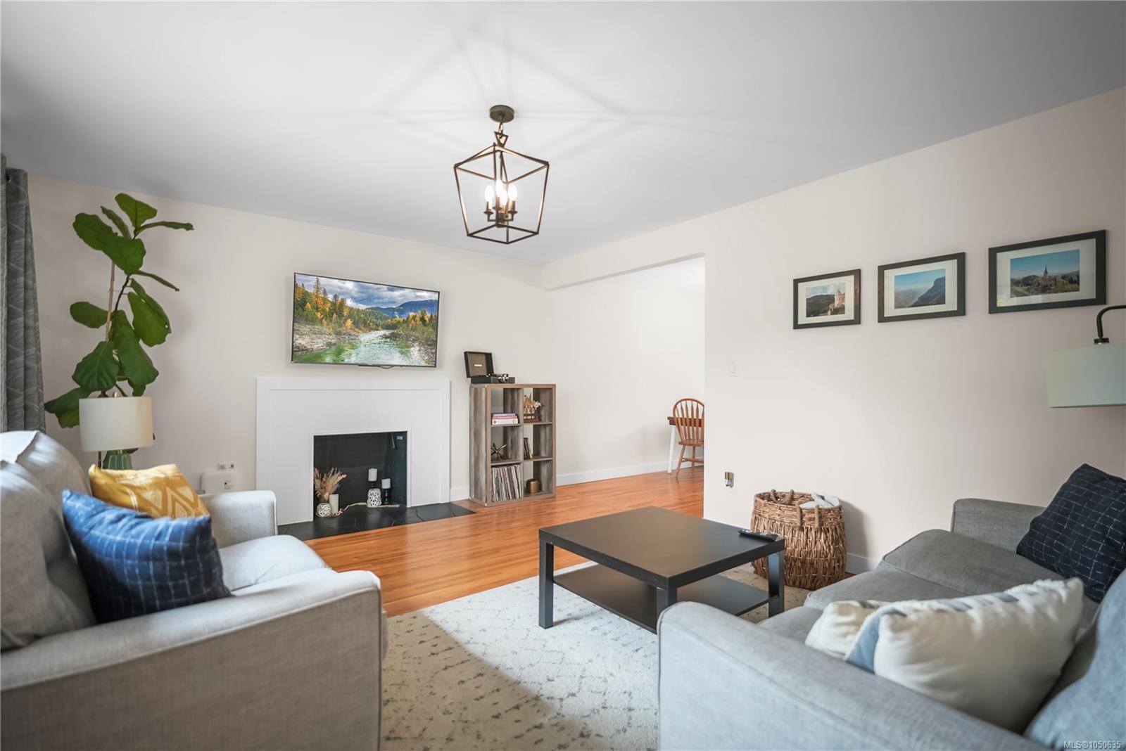 524 Warren Ave — listing photo 10 of 35