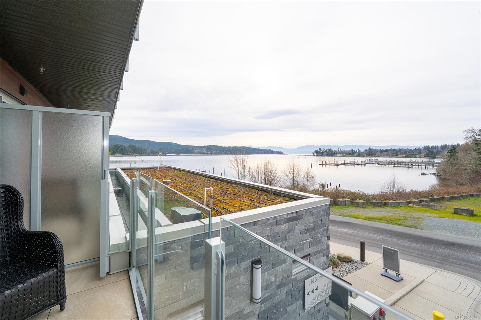 207-1820 Maple Ave — listing photo 9 of 46
