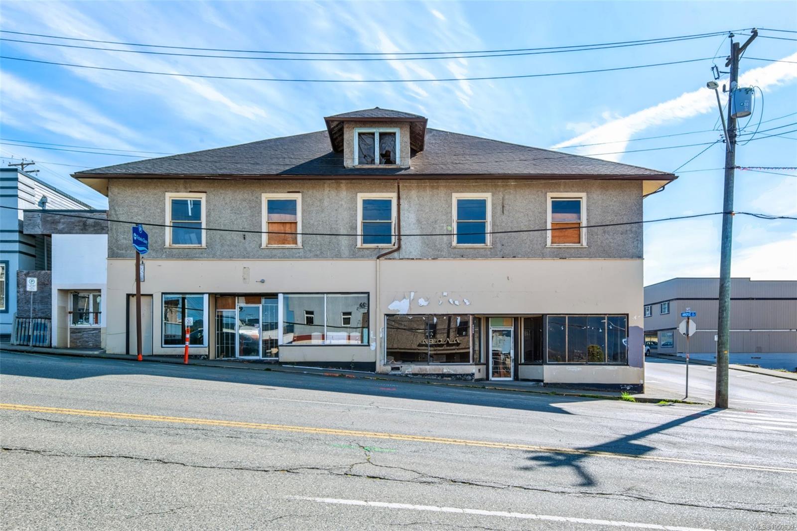 5036 Argyle St photo 2