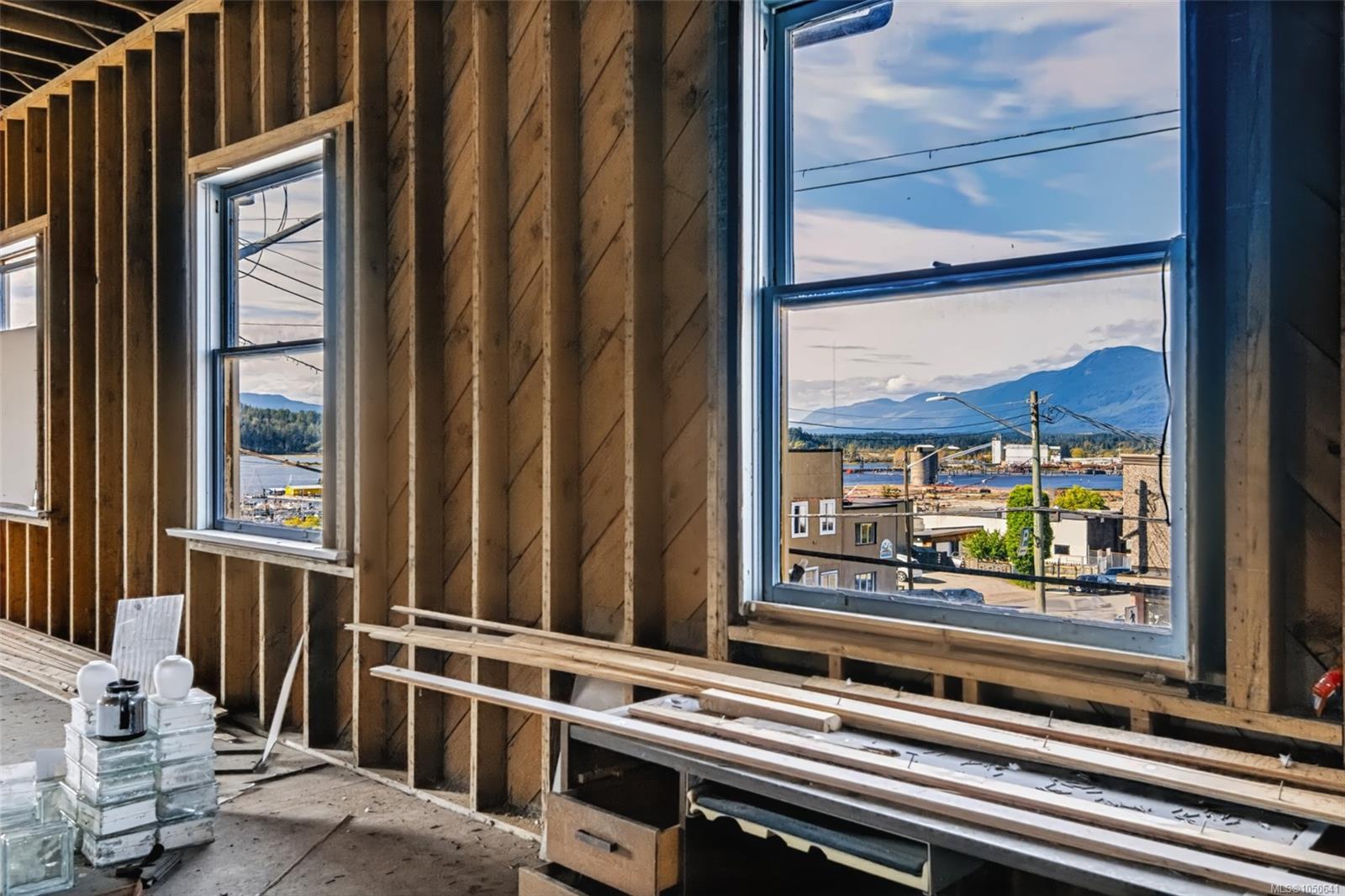 5036 Argyle St — listing photo 8 of 50