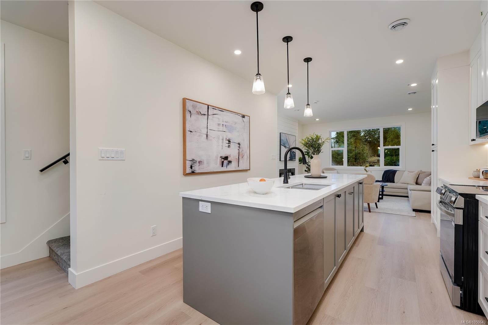 113-960 Jenkins Ave — listing photo 9 of 35