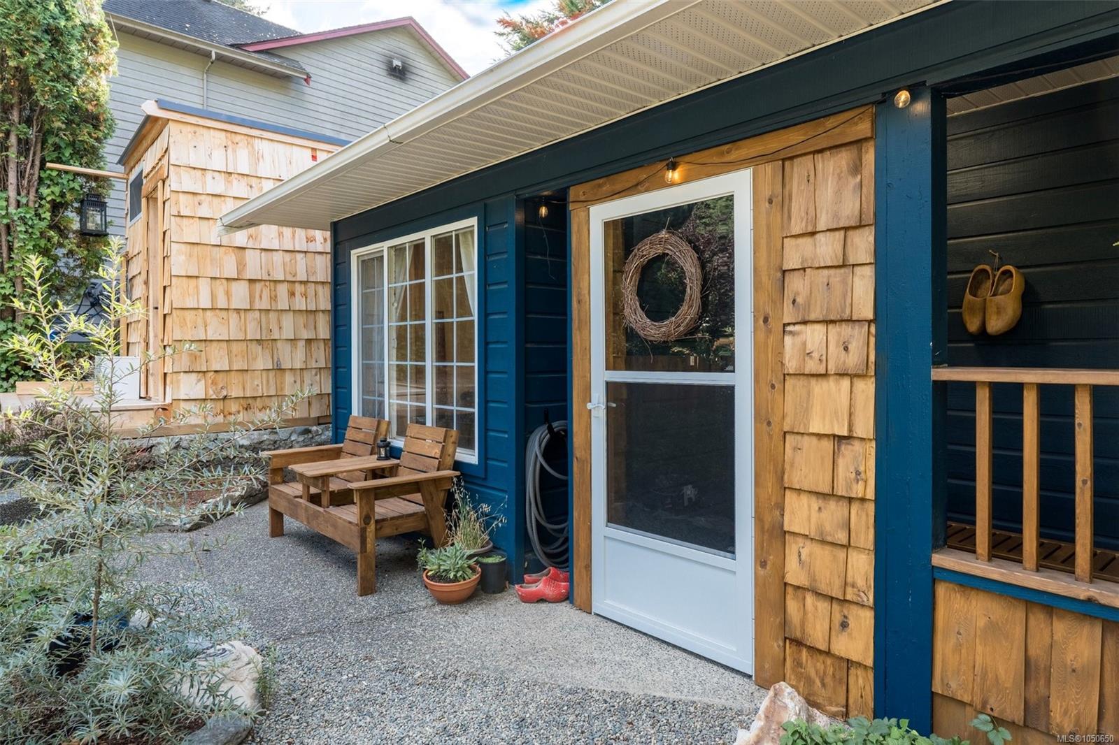 3668 Princess Ave — listing photo 12 of 49