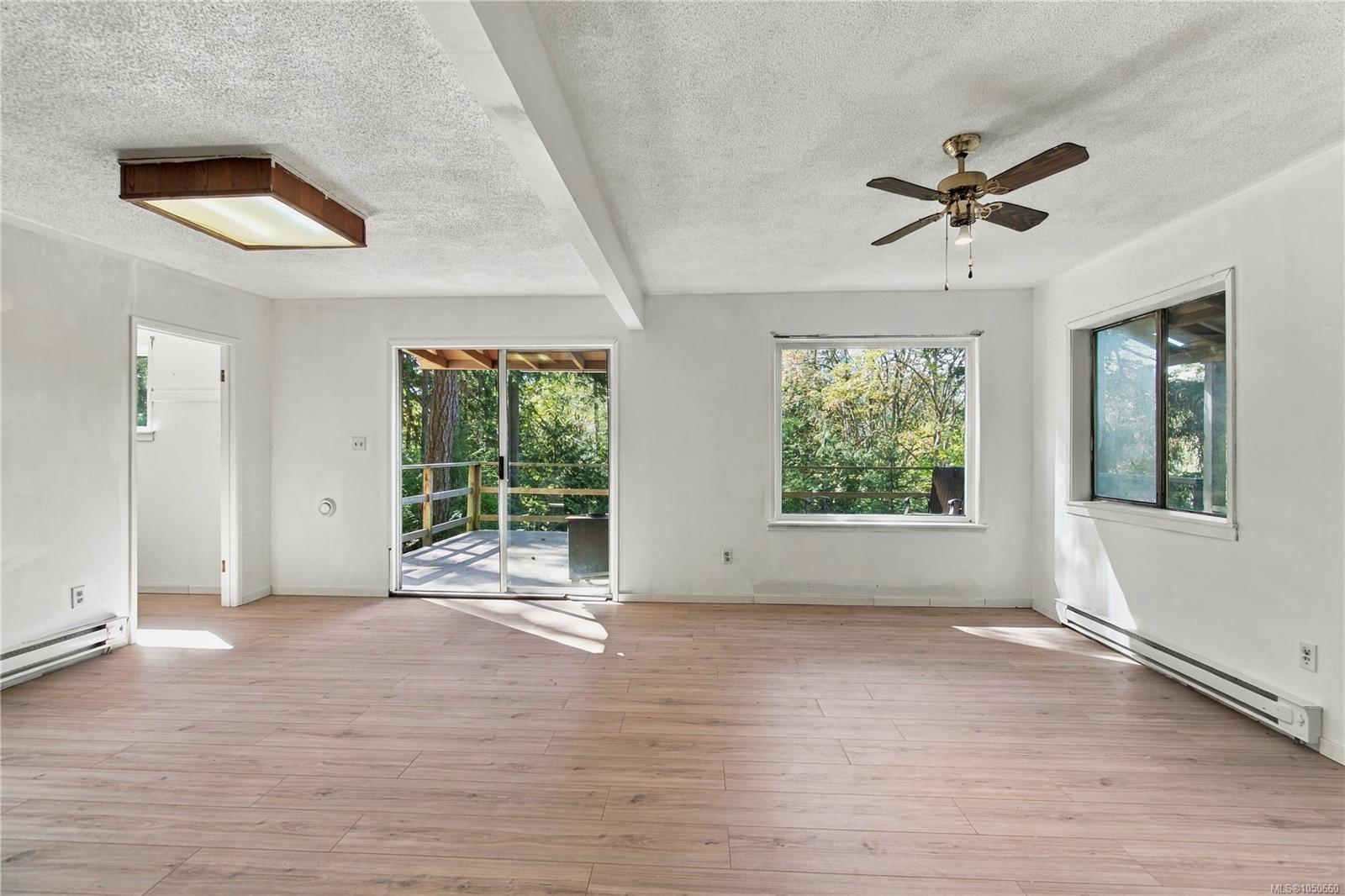 291 Jolly Close — listing photo 8 of 40