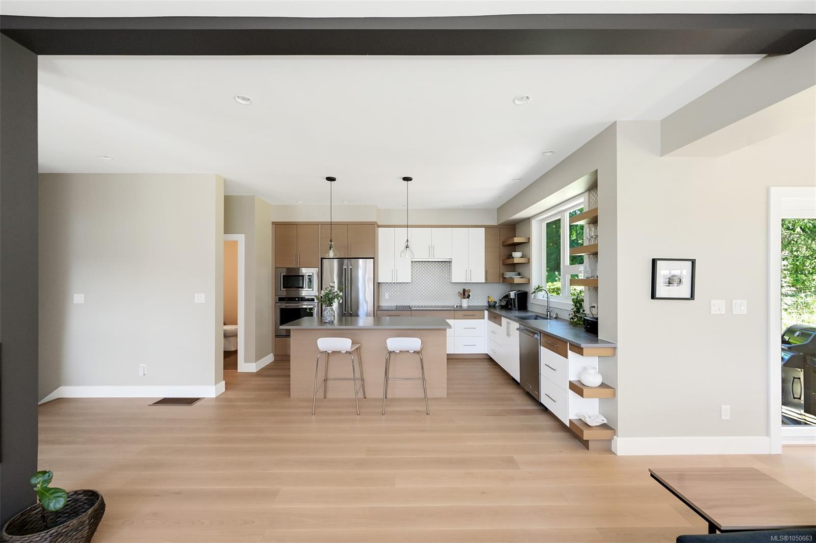 1848 Norbury Rd — listing photo 9 of 99