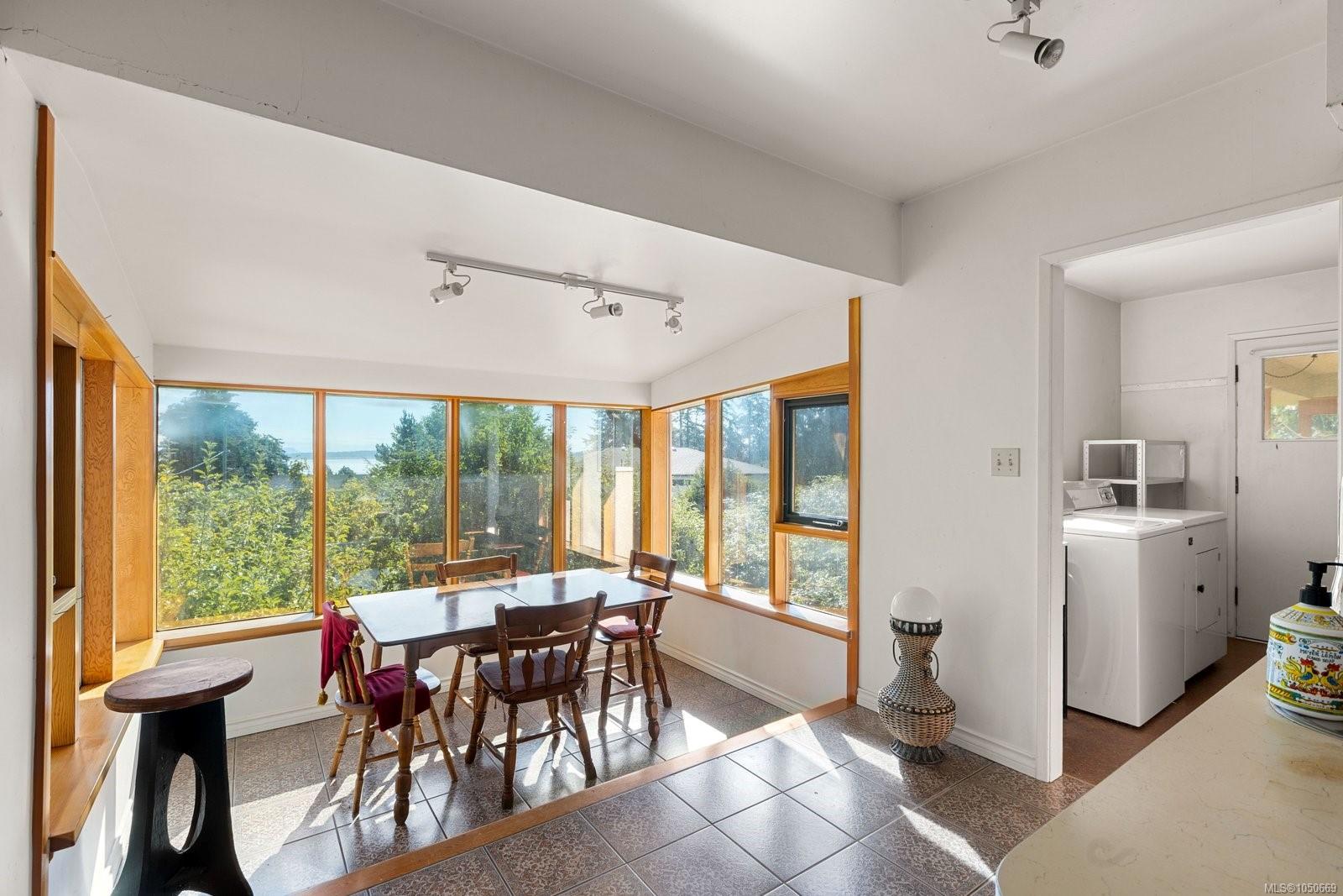 8625 Aldous Terr — listing photo 8 of 32