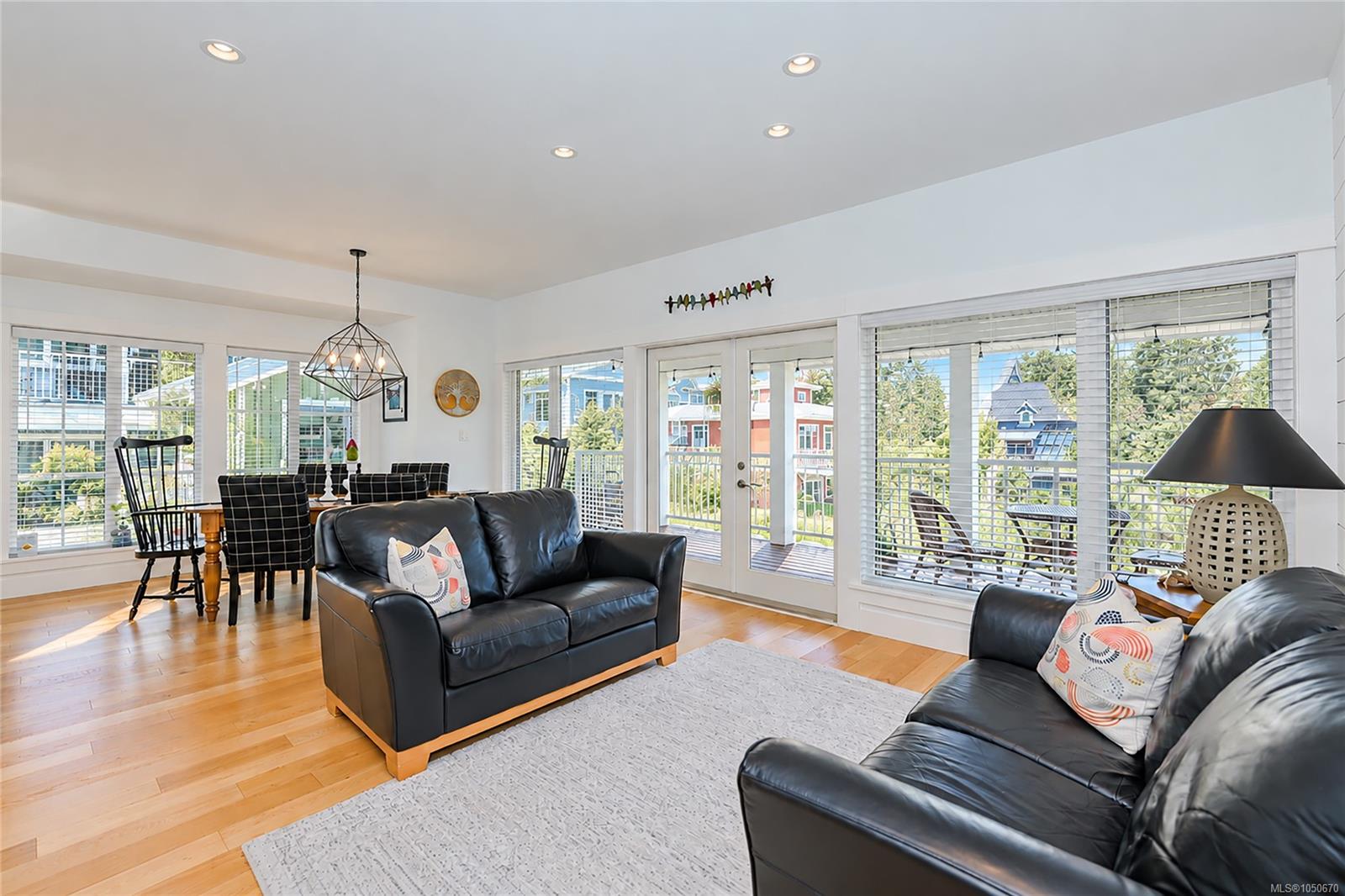 200 Marina Way — listing photo 3 of 38