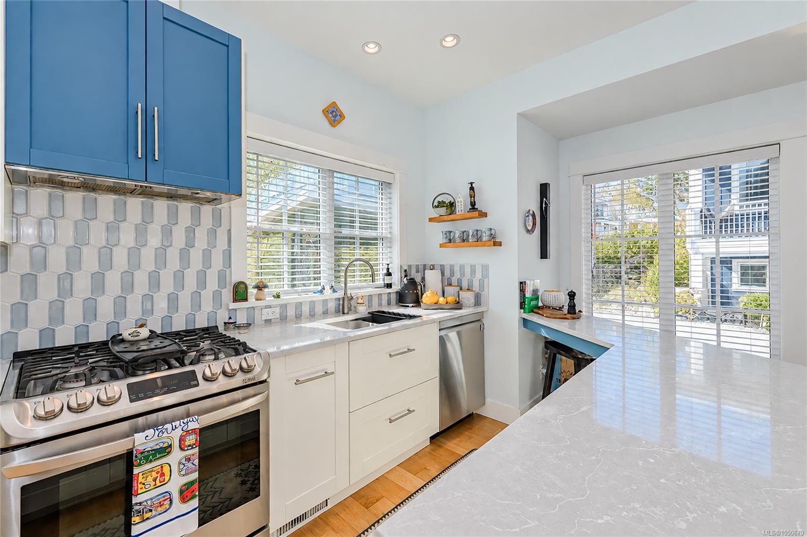200 Marina Way — listing photo 8 of 38