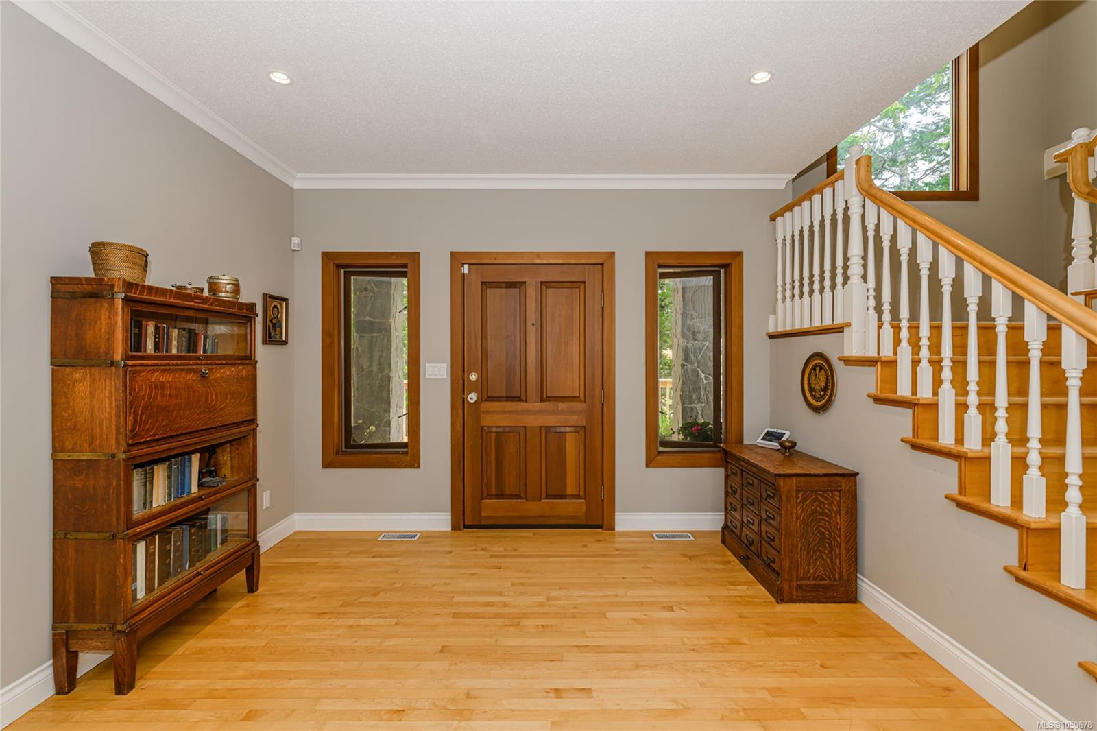 5000 Sooke Hanger Dr — listing photo 10 of 83