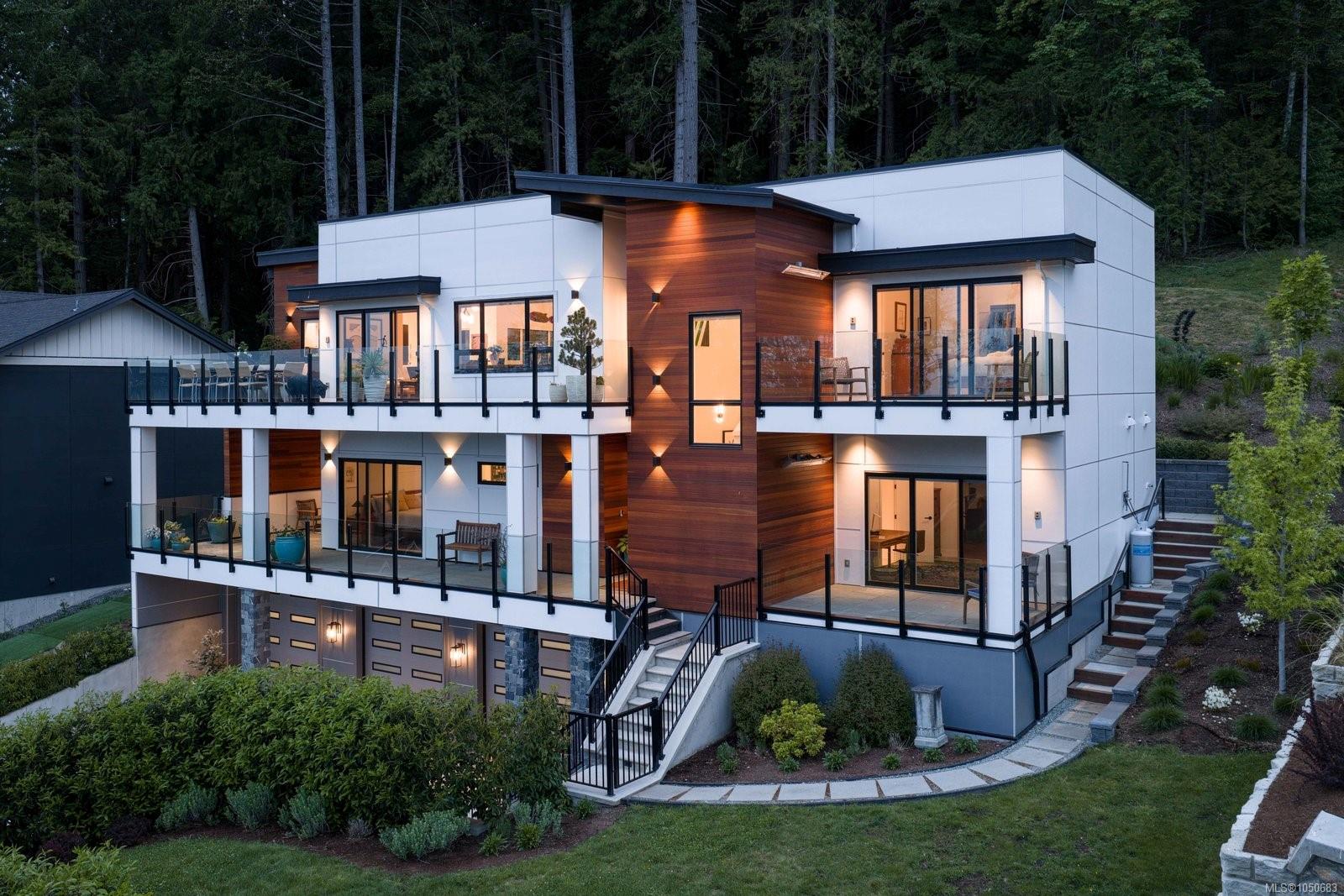10900 Greenpark Dr, North Saanich