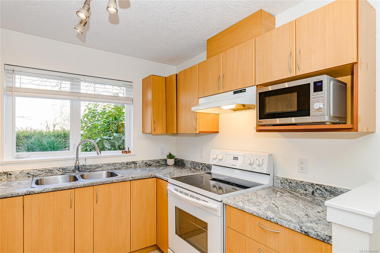 103-3180 Albina St — listing photo 13 of 21