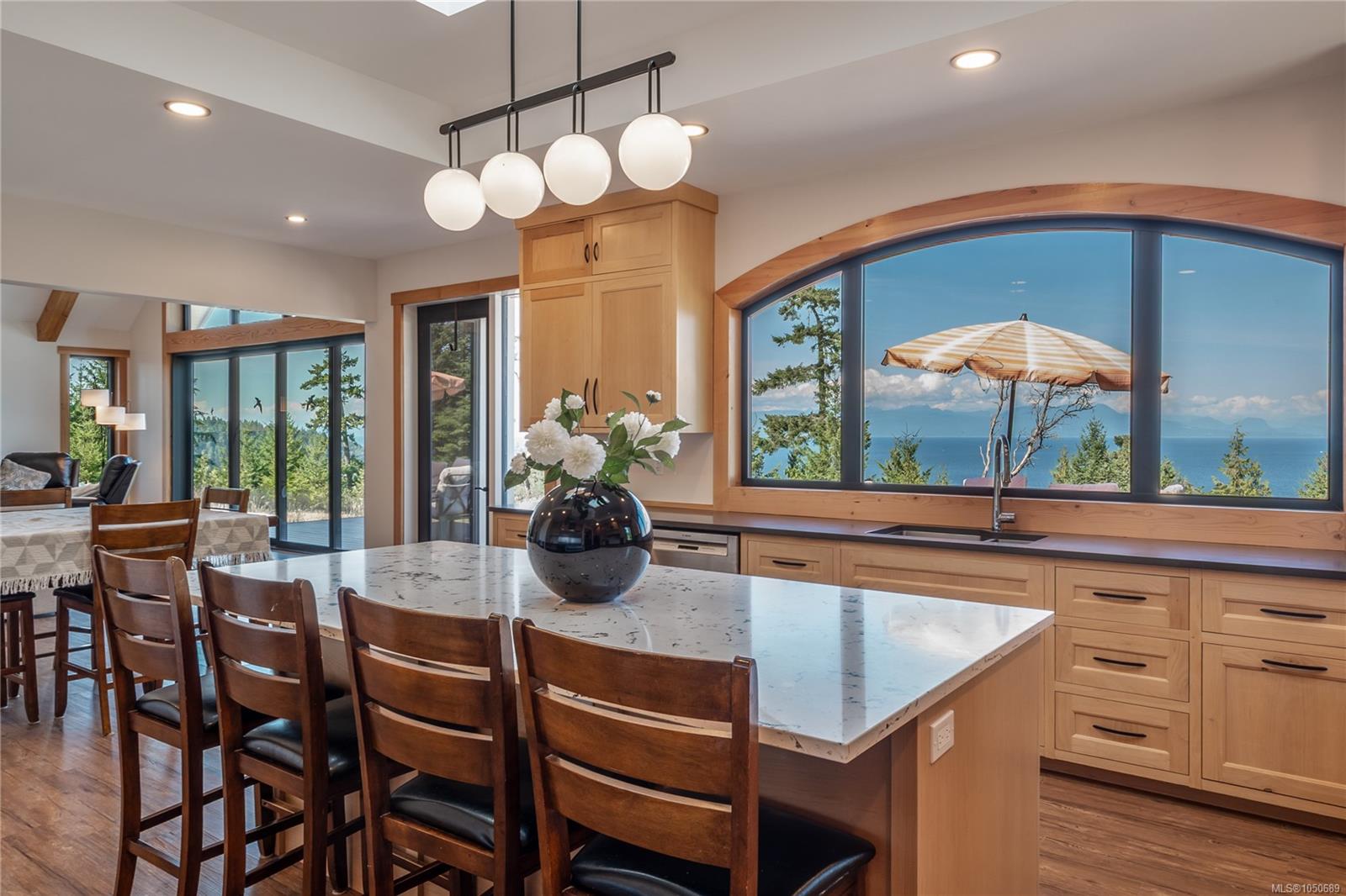 573 Horseshoe Rd — listing photo 13 of 54