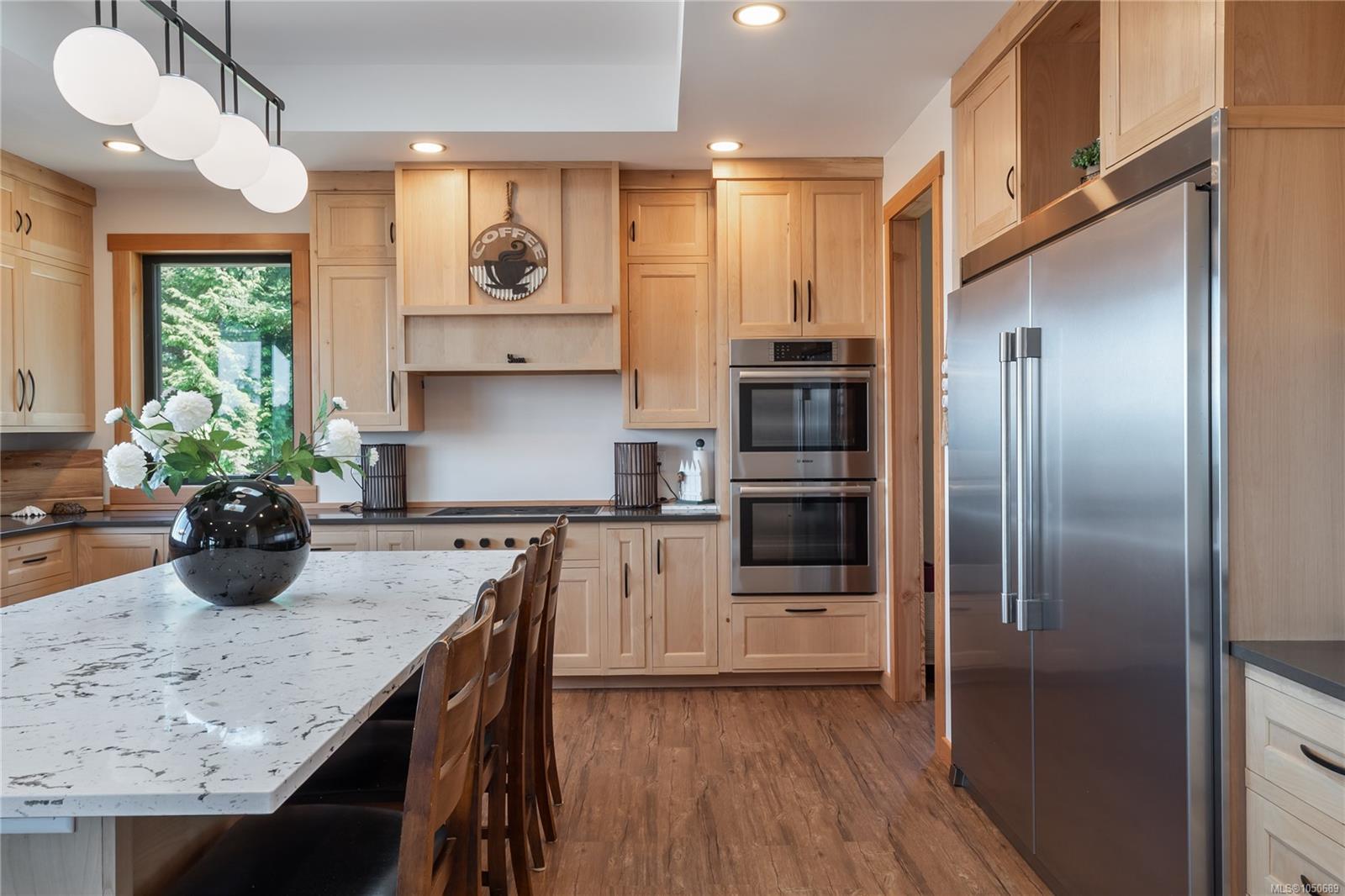 573 Horseshoe Rd — listing photo 14 of 54