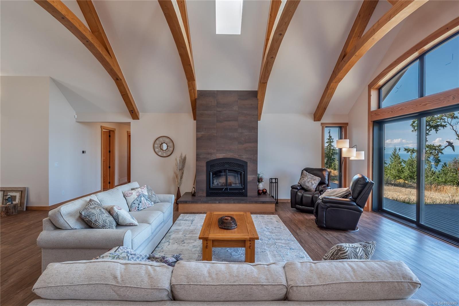 573 Horseshoe Rd — listing photo 10 of 54
