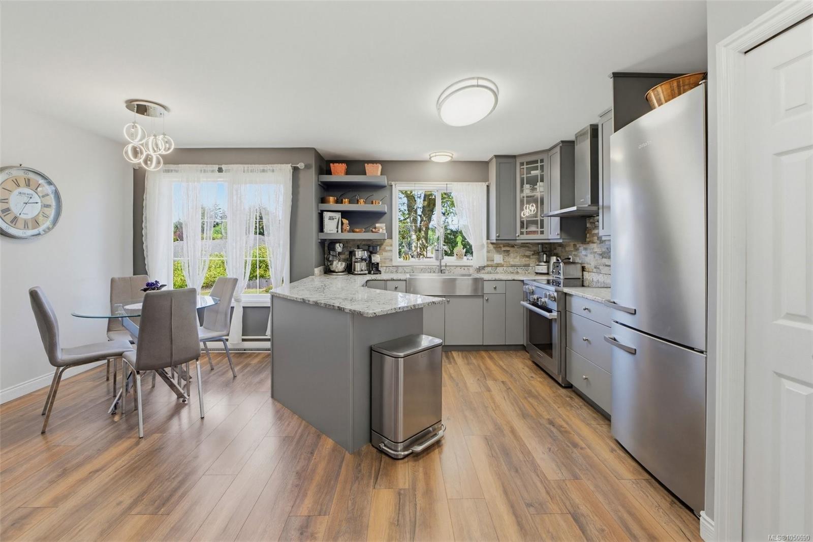 7201 Austins Pl — listing photo 12 of 38