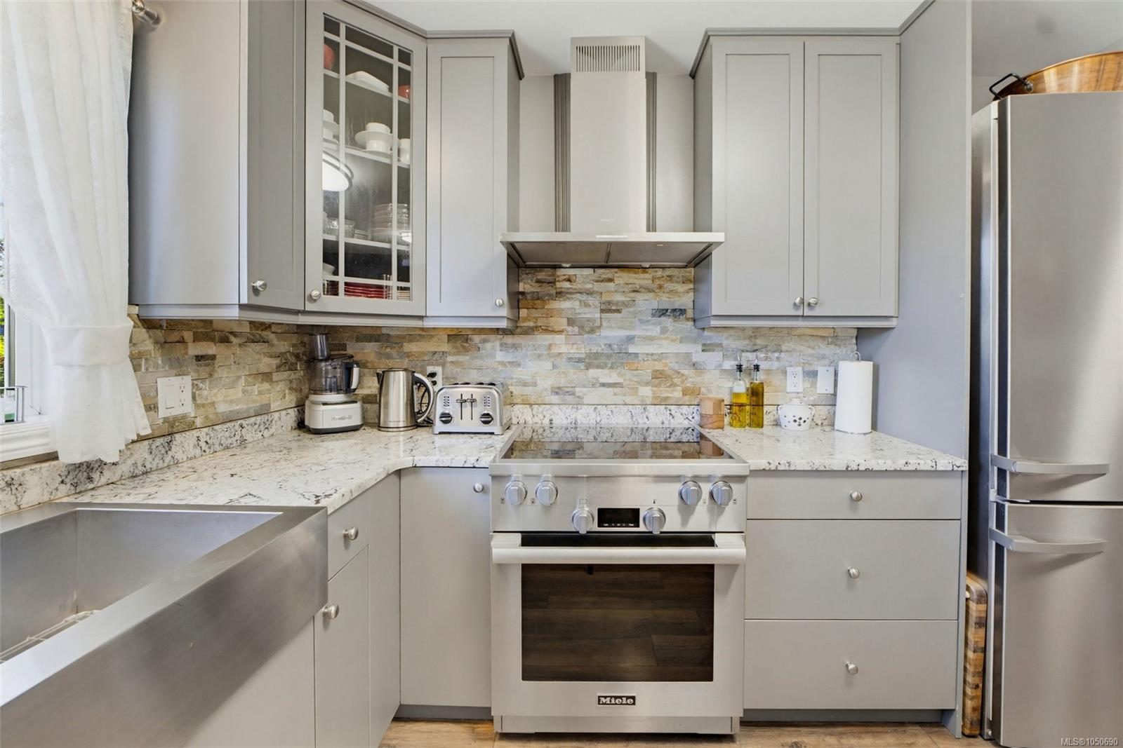 7201 Austins Pl — listing photo 8 of 38