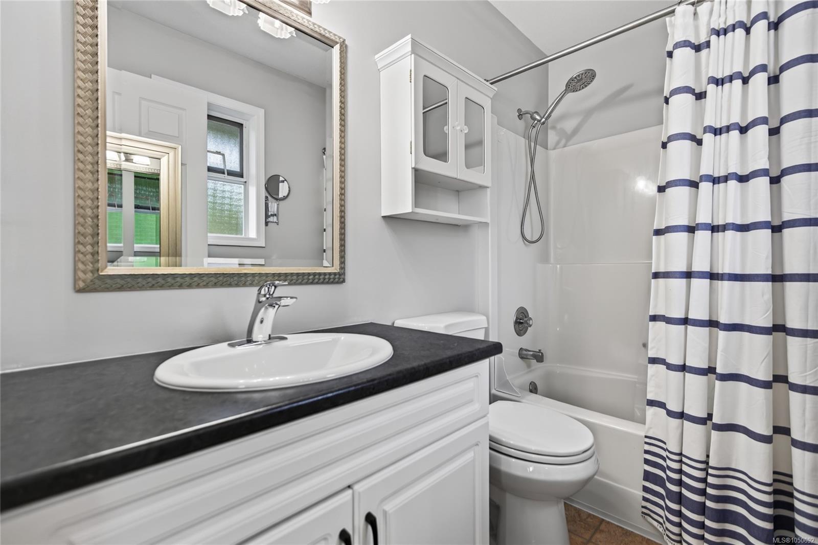 2149 Murrelet Dr — listing photo 10 of 27