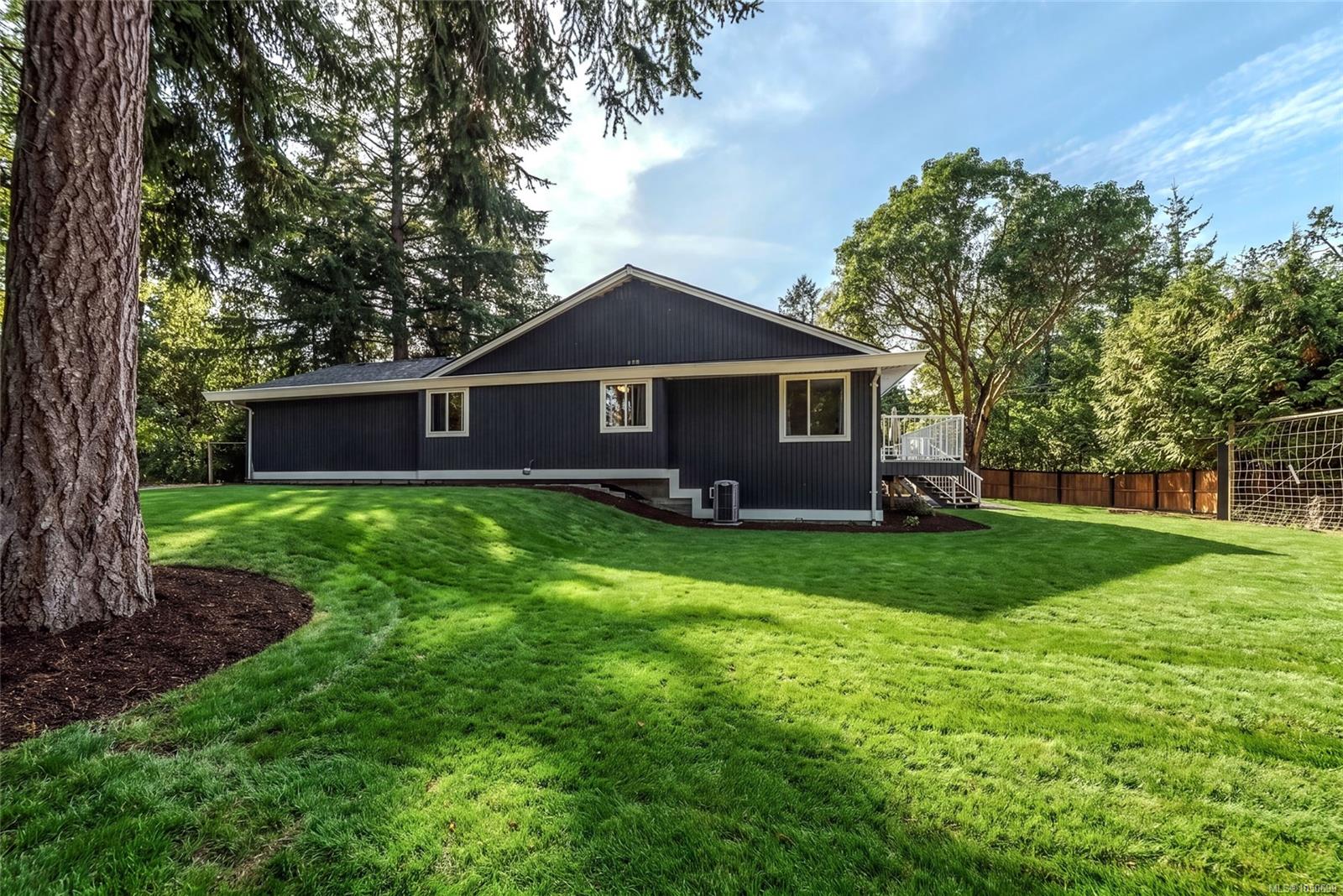 3361 Redden Rd — listing photo 13 of 69