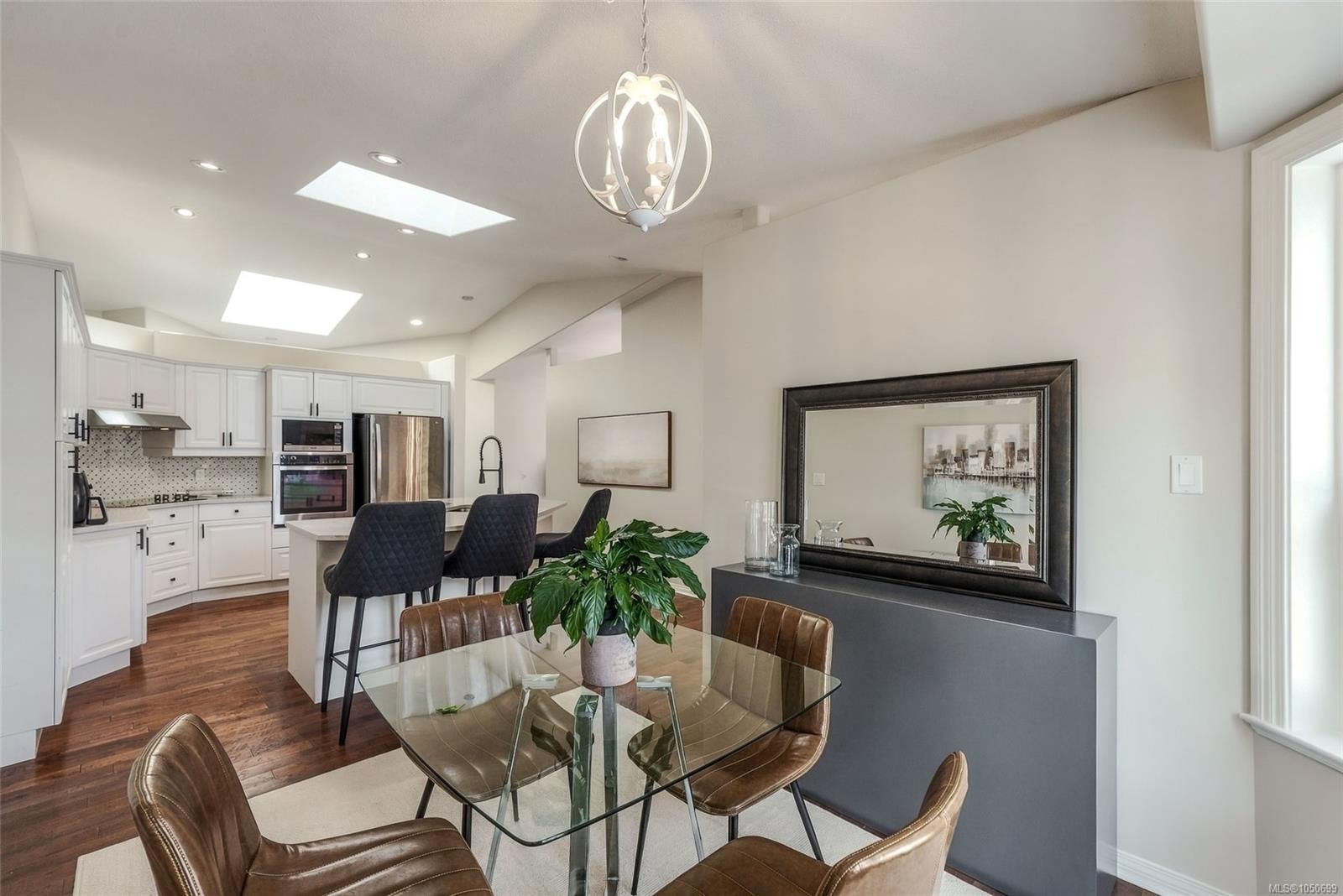3361 Redden Rd — listing photo 9 of 69