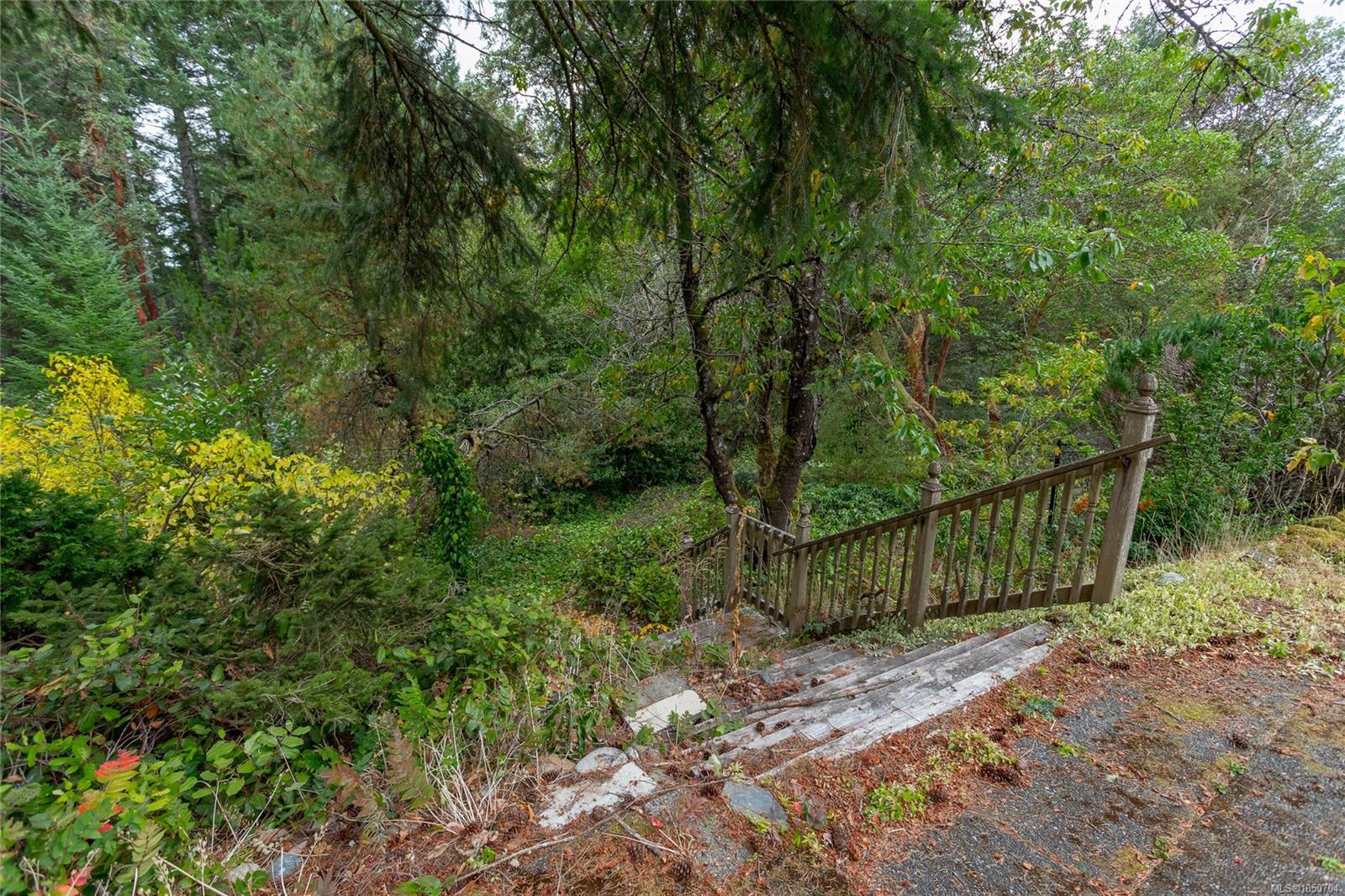3401 Yorkshire Pl — listing photo 14 of 27
