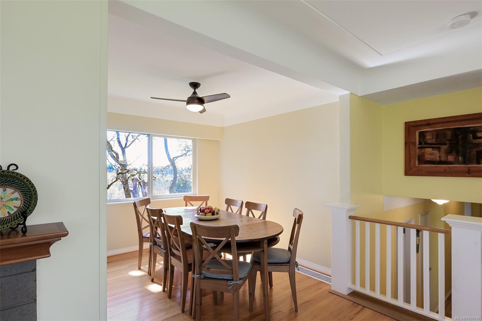 967 Ridgeway St — listing photo 8 of 39