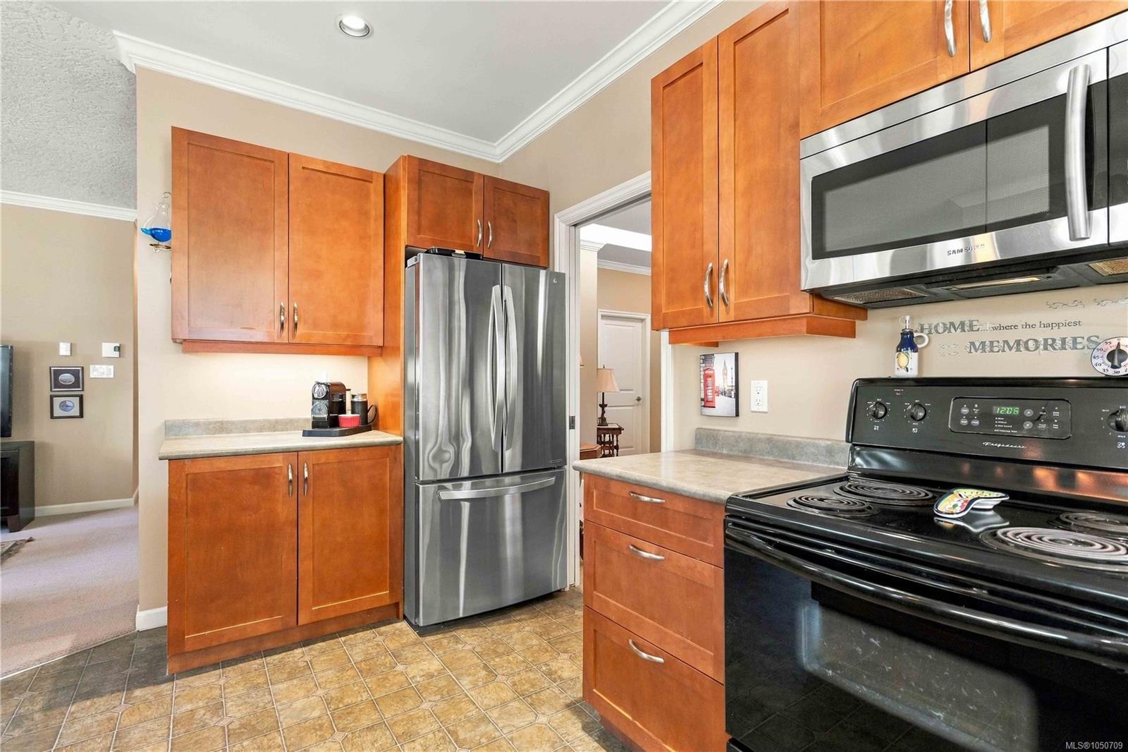 2409 Poplar Dr — listing photo 12 of 35