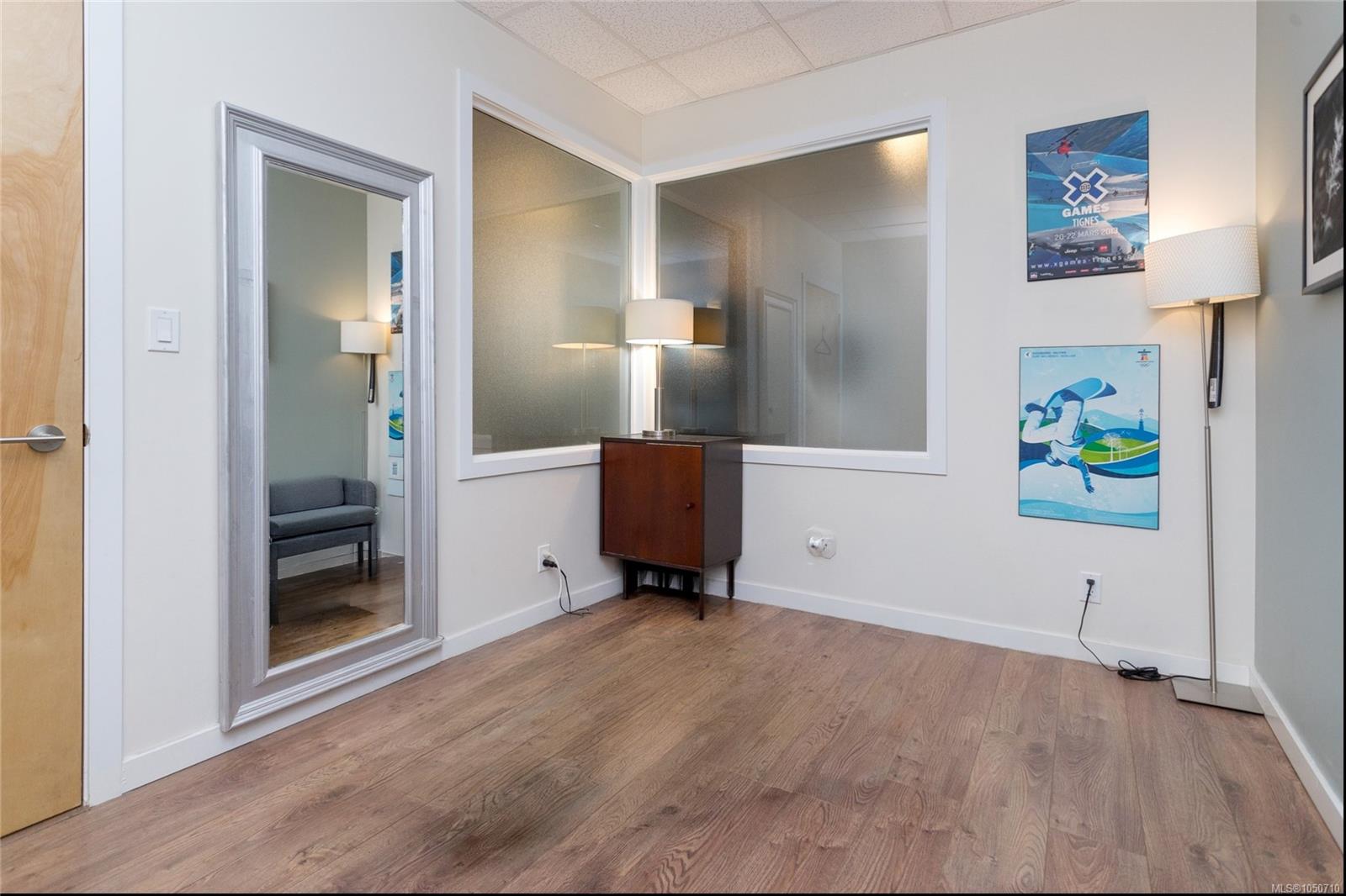 103-1090 Johnson St — listing photo 14 of 29